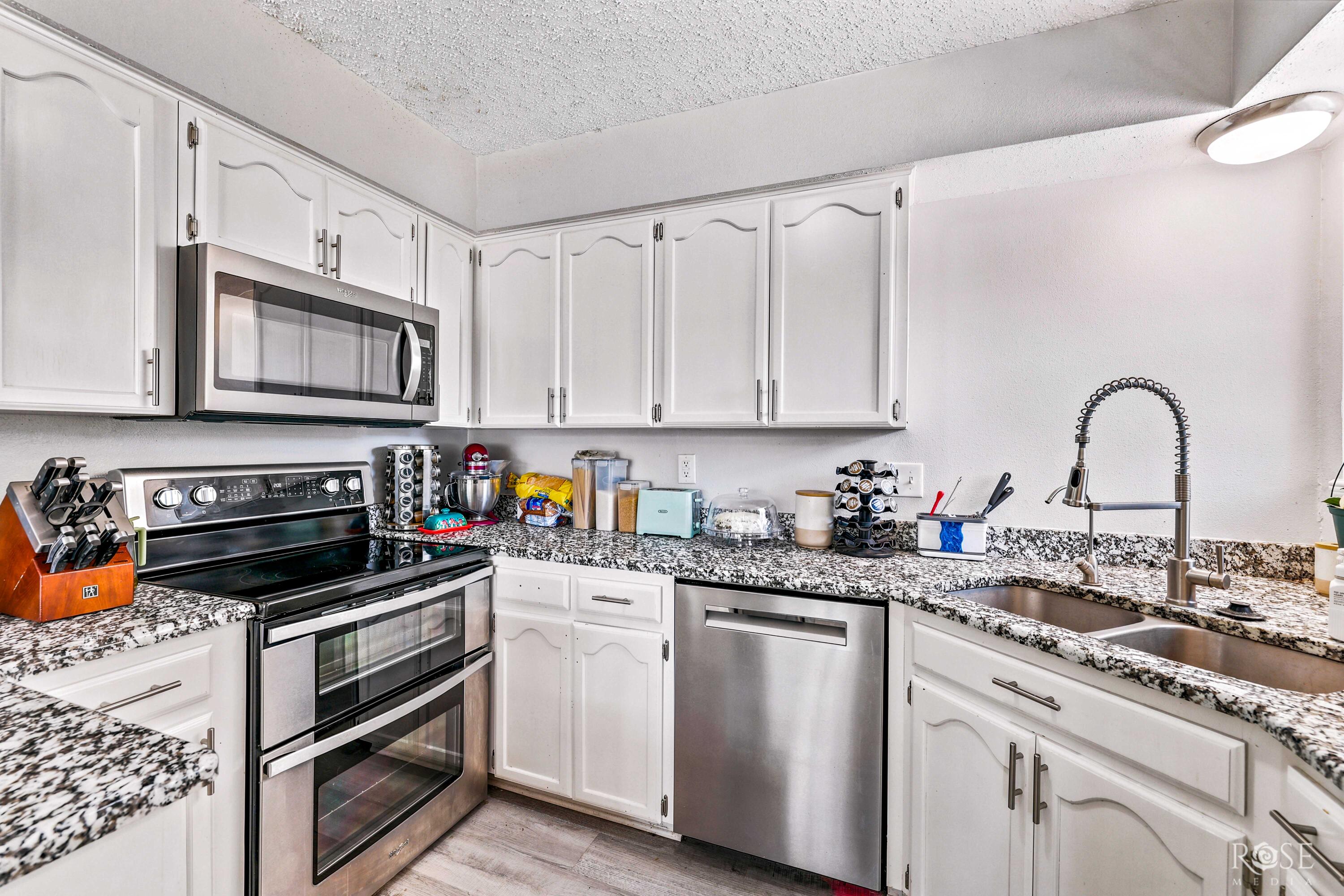 15977 Fitzgerald Drive Property Photo 15