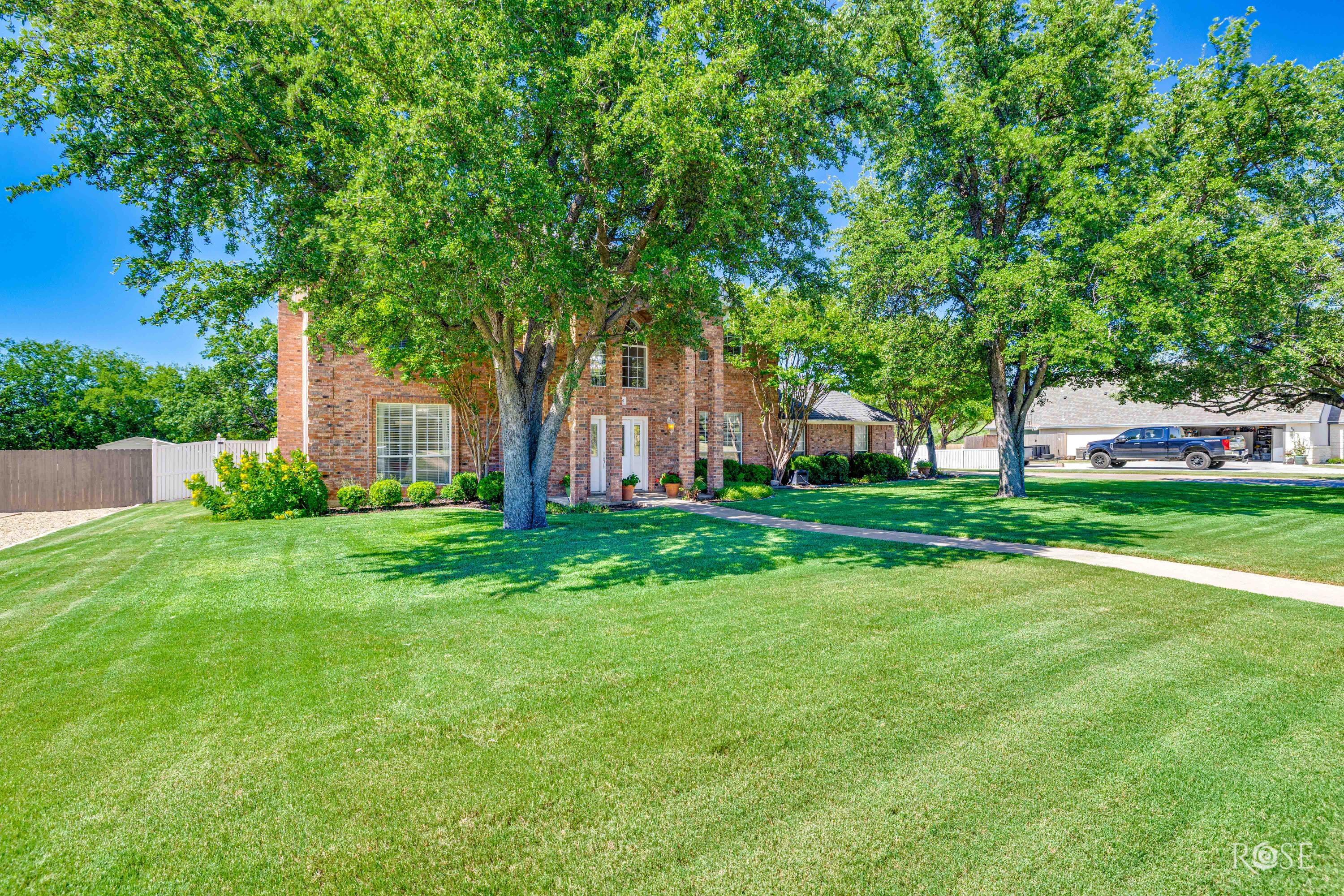 1338 Gleneagles Drive Property Photo 4