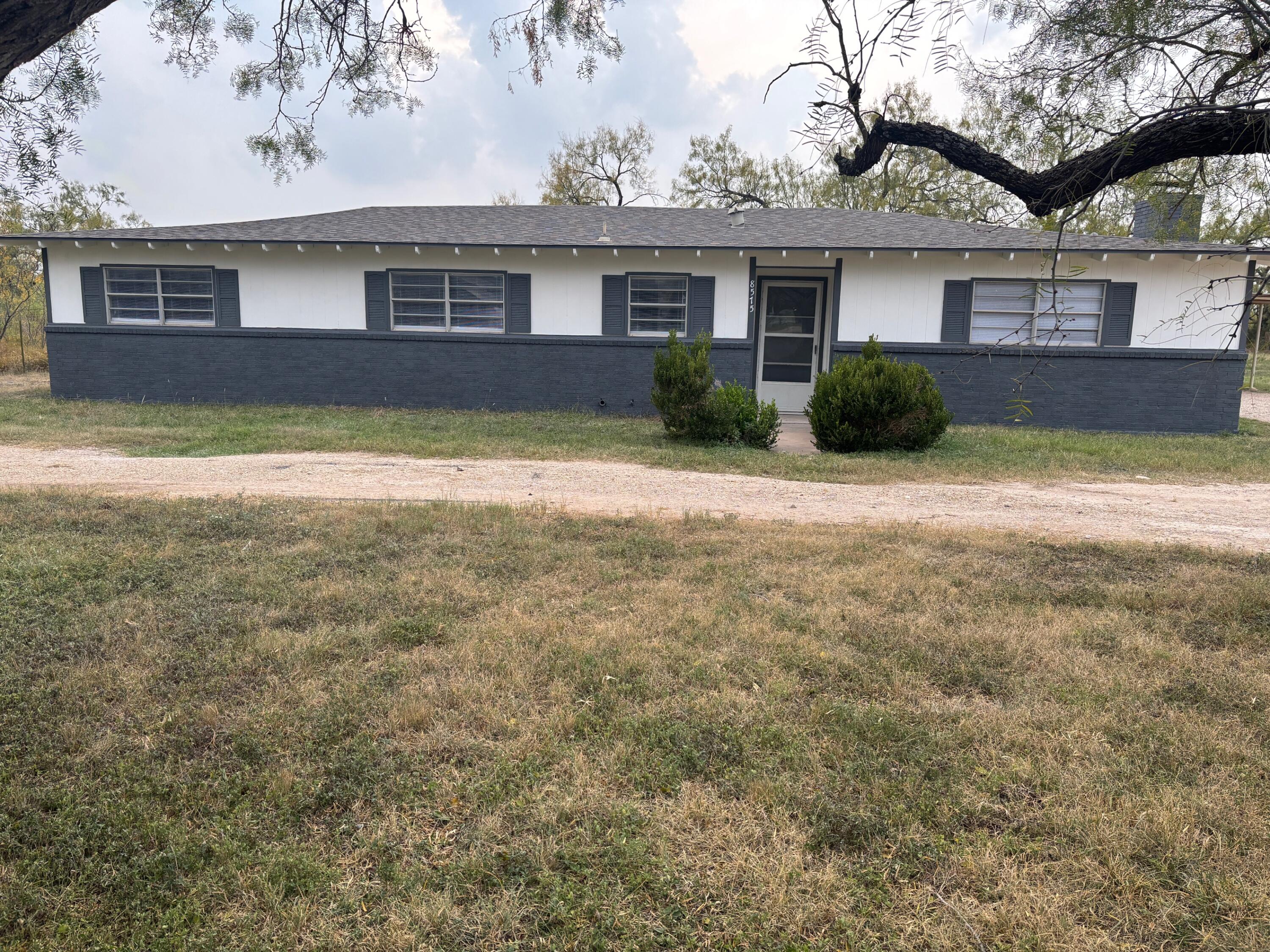 8575 N Grape Creek Road Property Photo 1