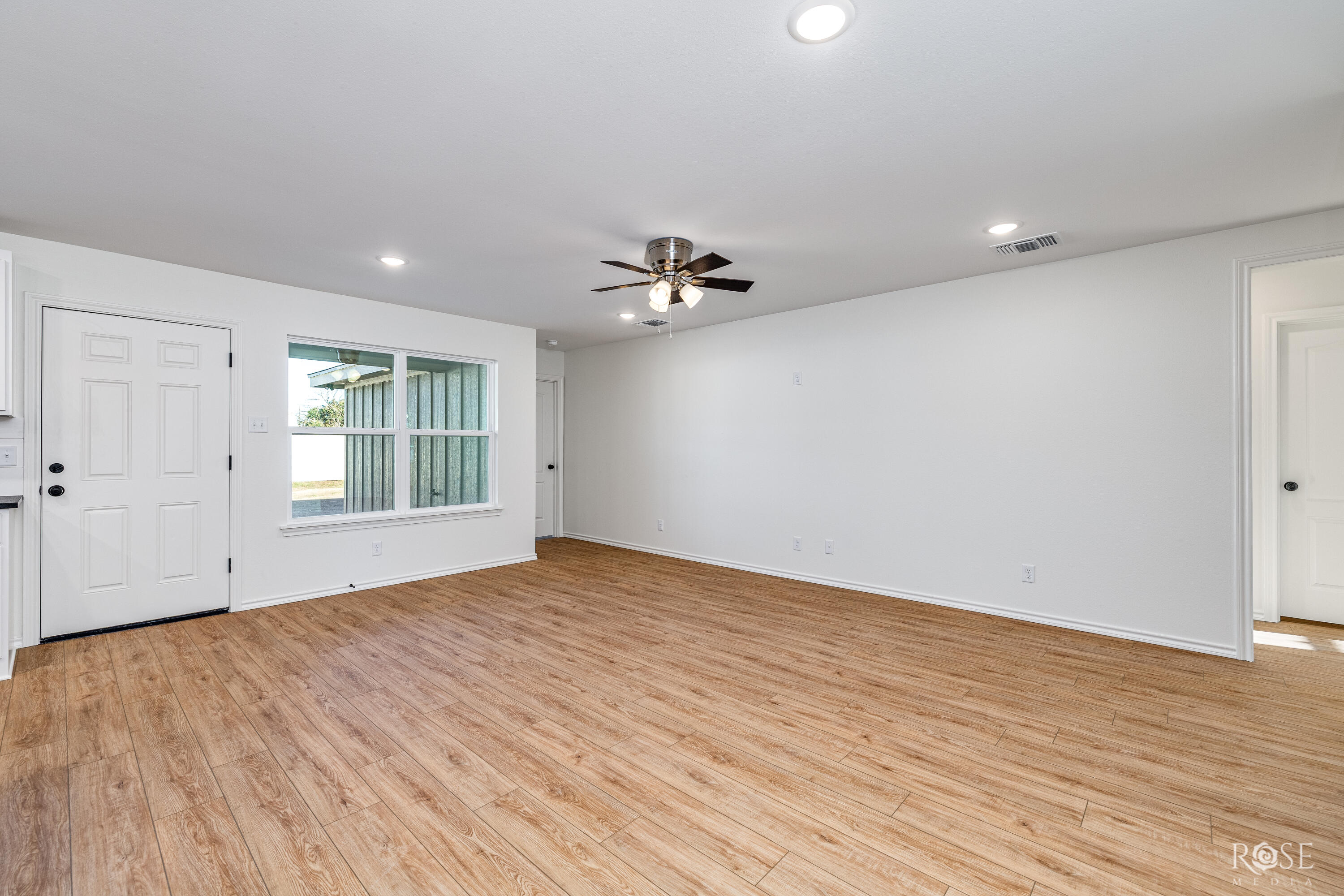 1608 N Oakes Street Property Photo 9