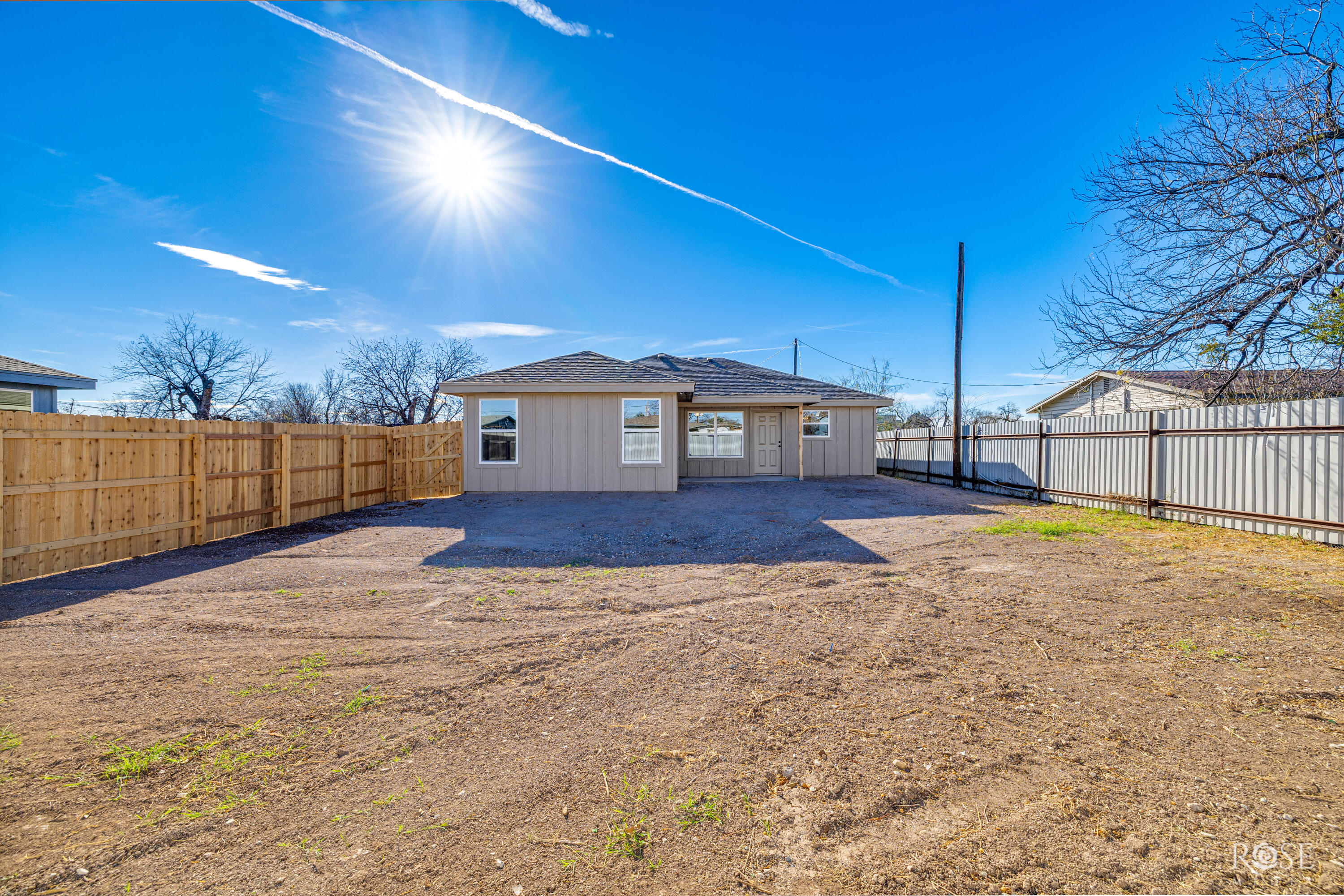 1608 N Oakes Street Property Photo 28