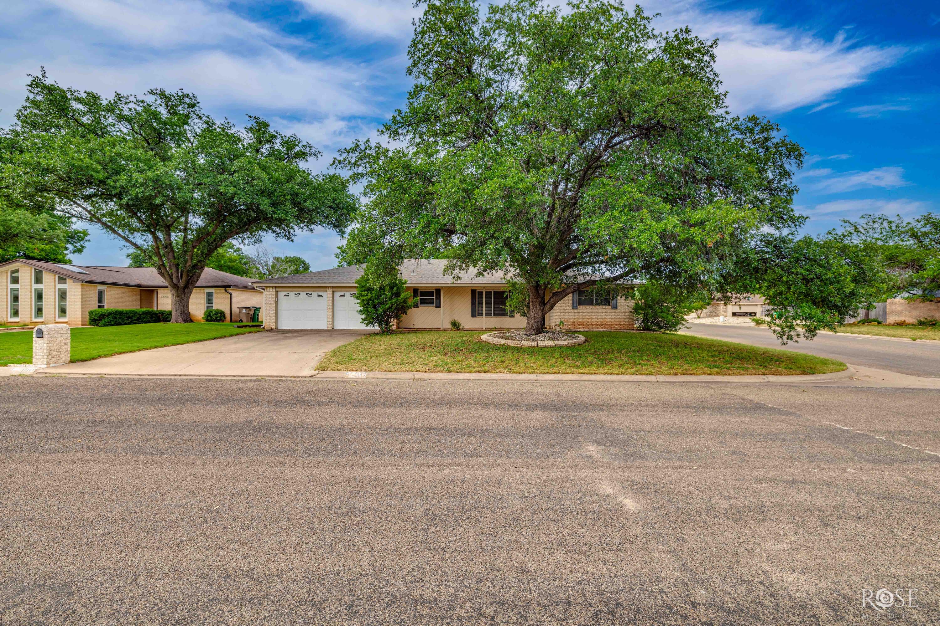 3802 Driftwood Drive Property Photo 4