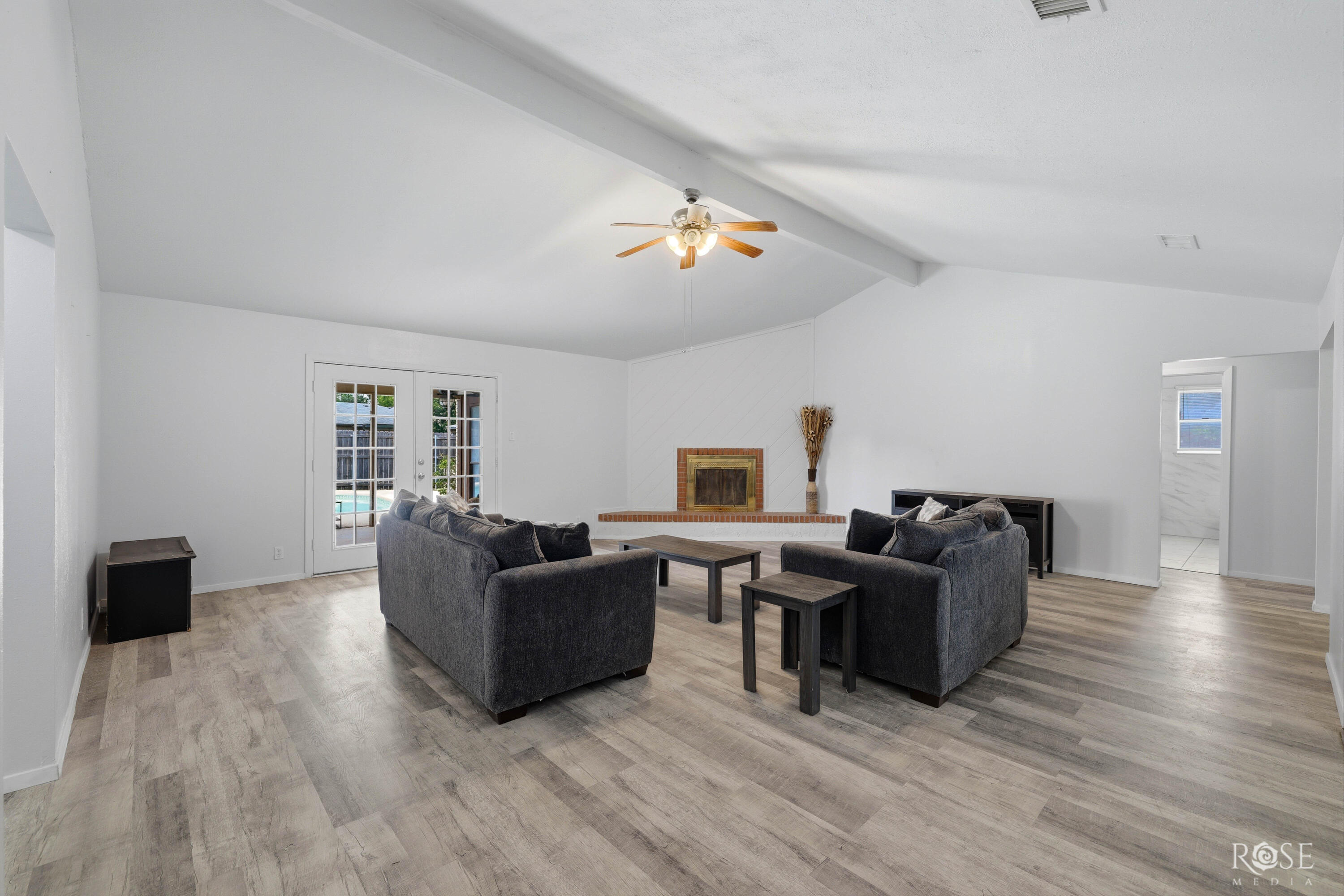 3802 Driftwood Drive Property Photo 8