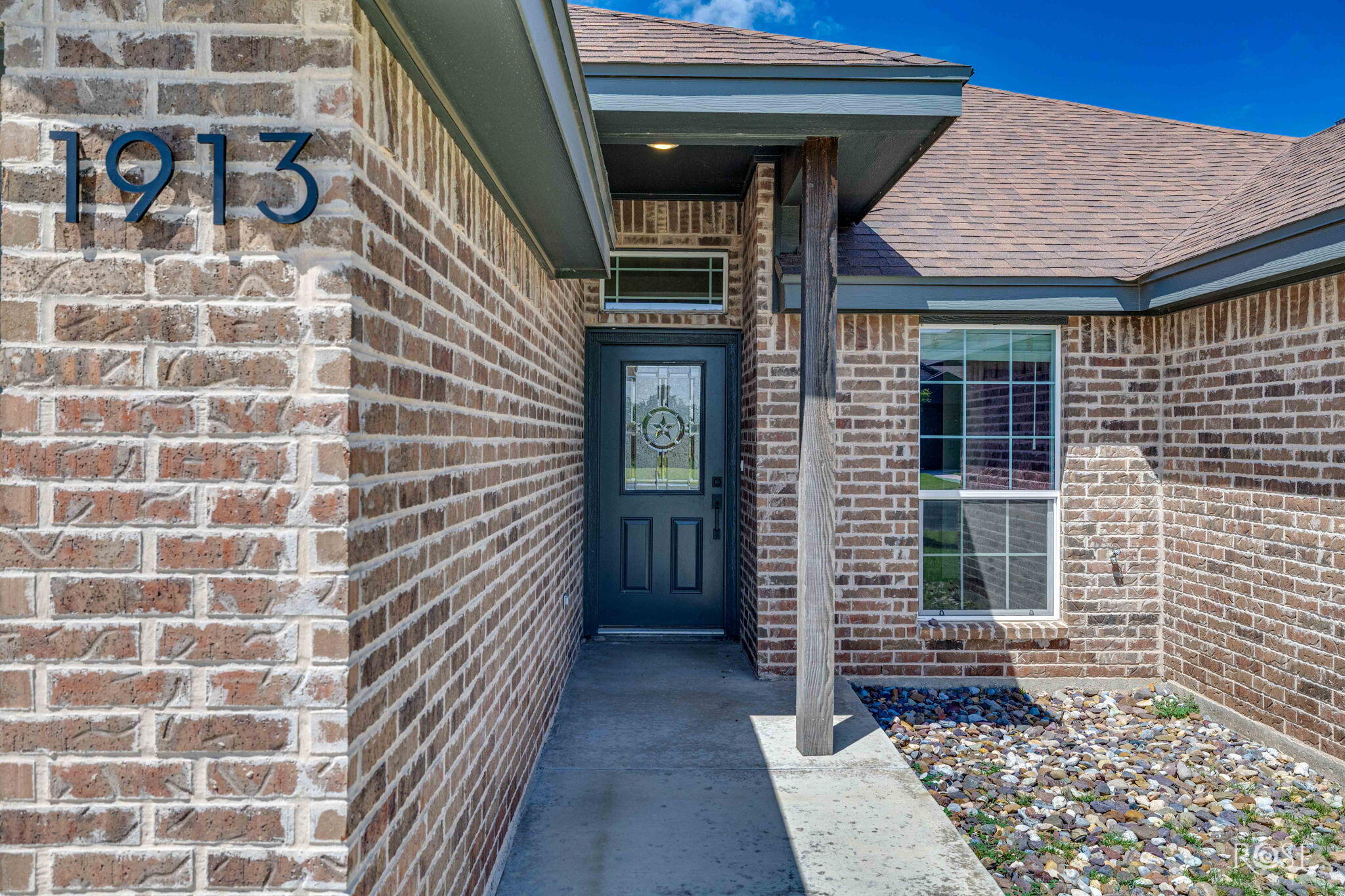 1913 Lamplighter Lane Property Photo 6