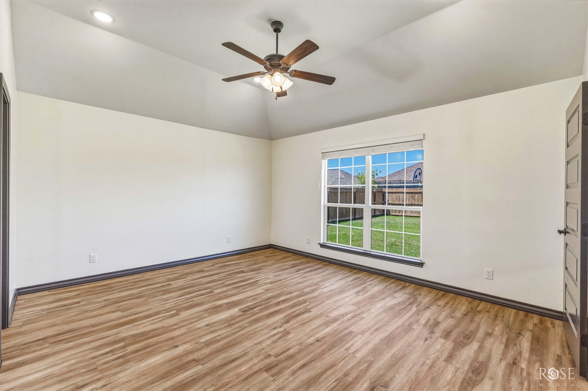 1913 Lamplighter Lane Property Photo 16