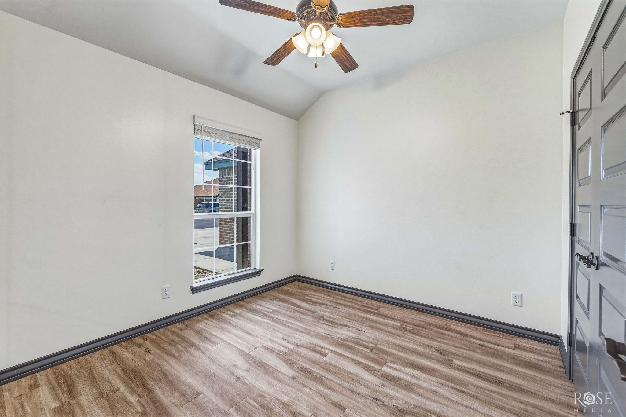 1913 Lamplighter Lane Property Photo 24