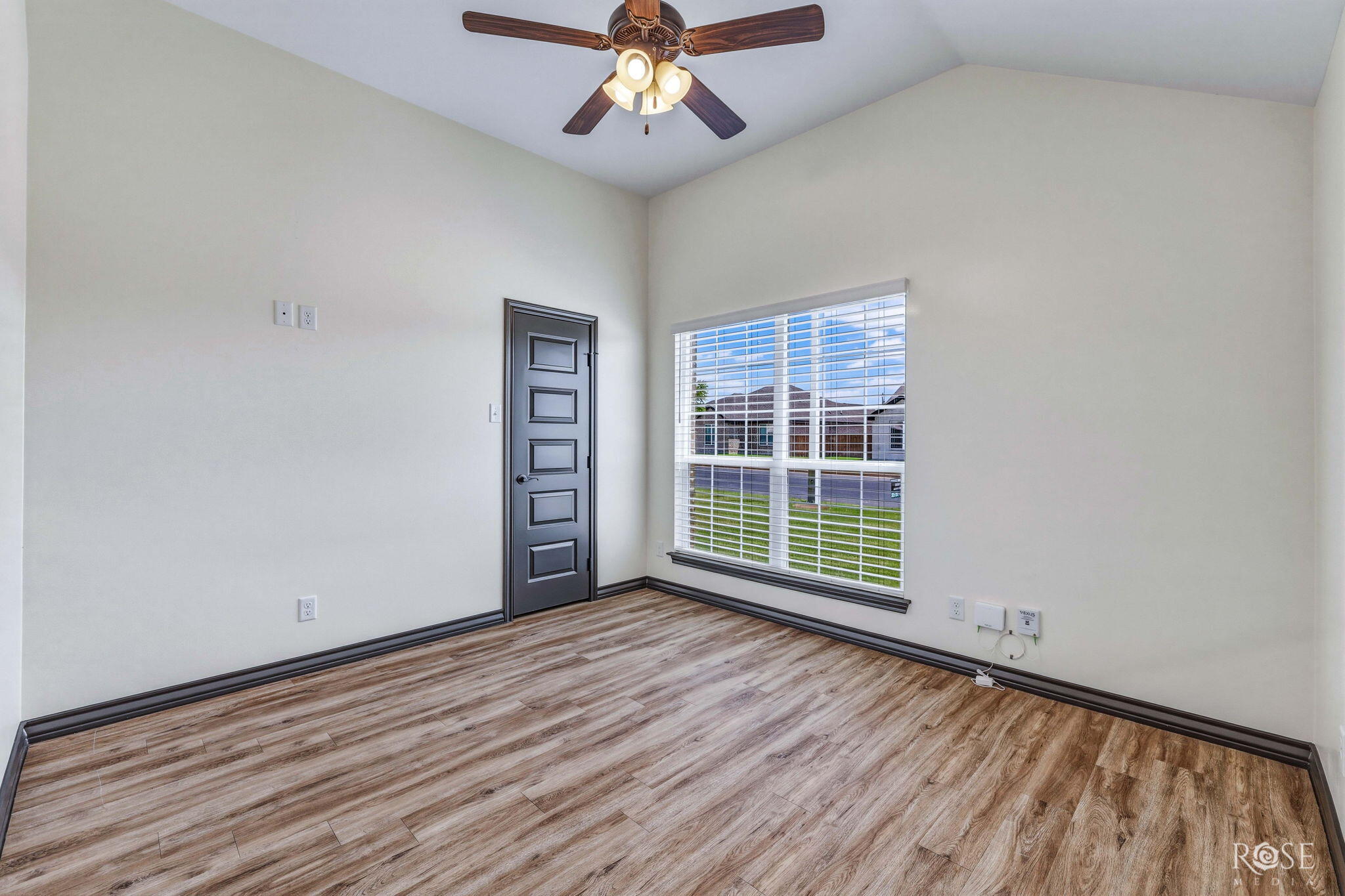 1913 Lamplighter Lane Property Photo 27