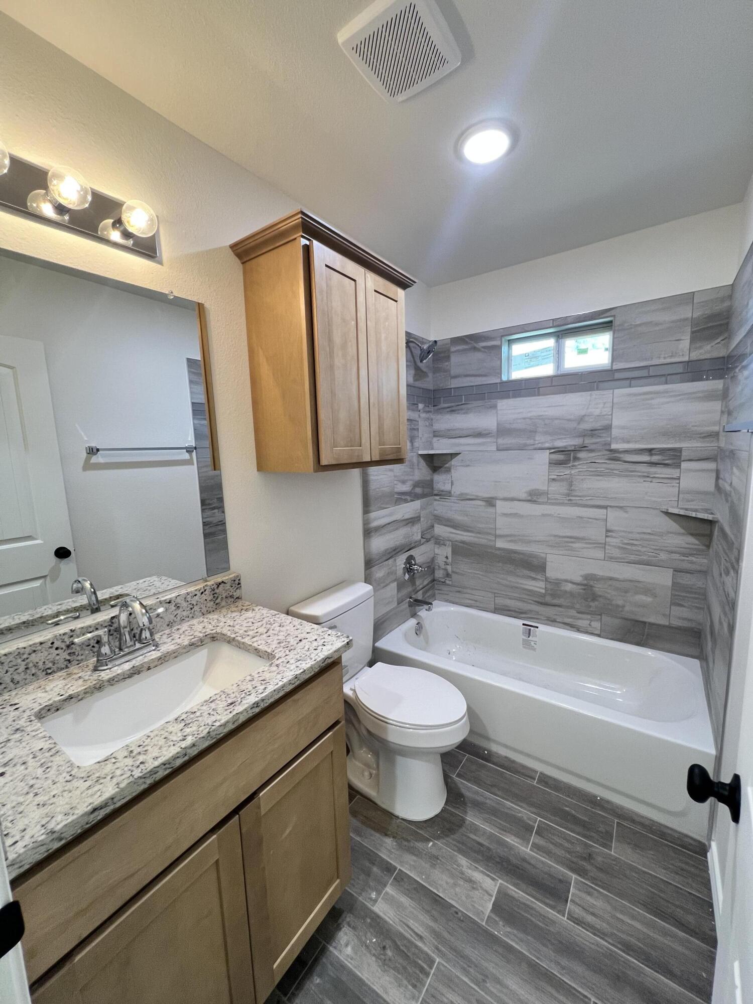 3806 Crockett Street Property Photo 9