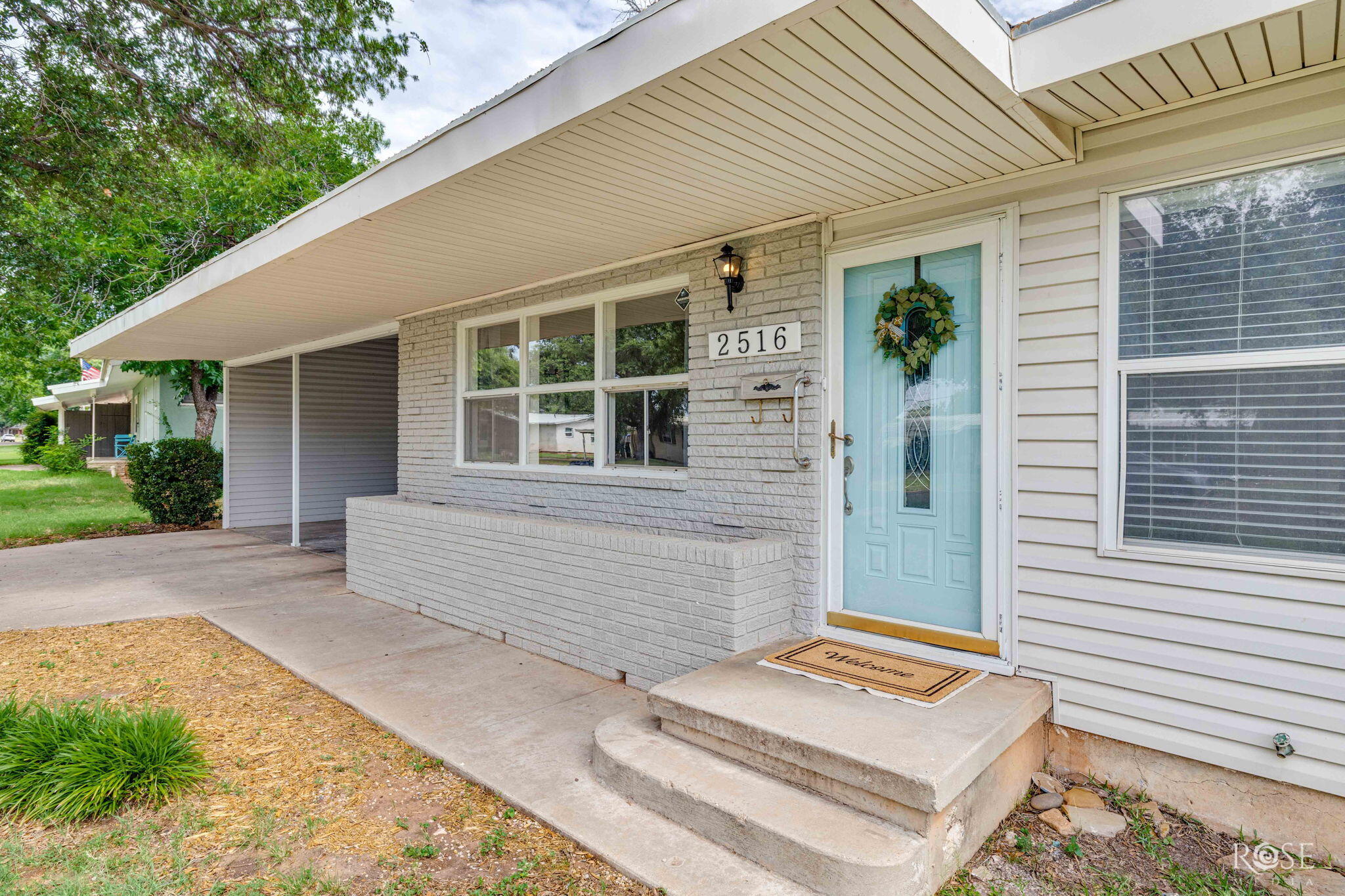 2516 University Avenue Property Photo 2