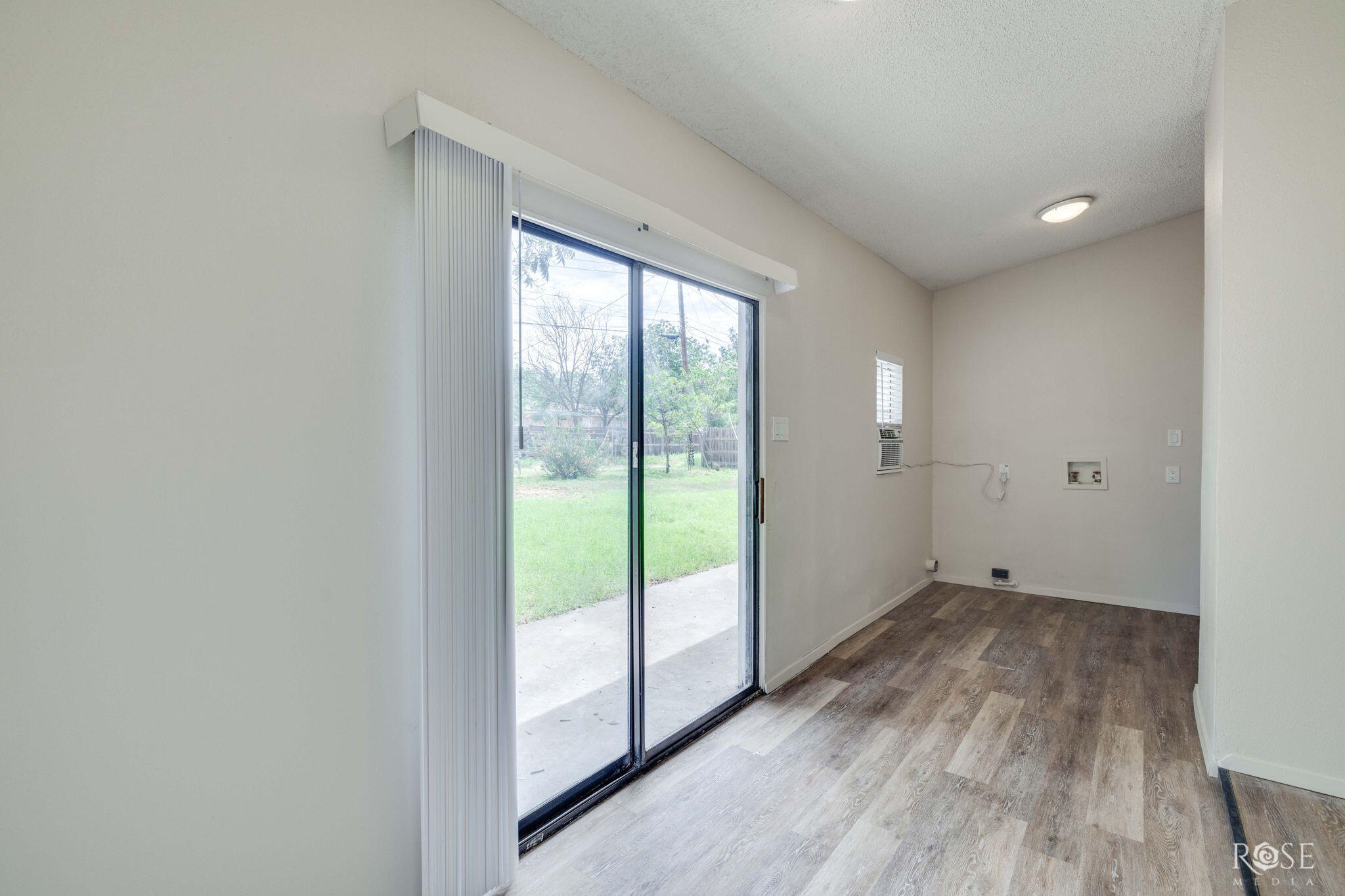 2516 University Avenue Property Photo 22