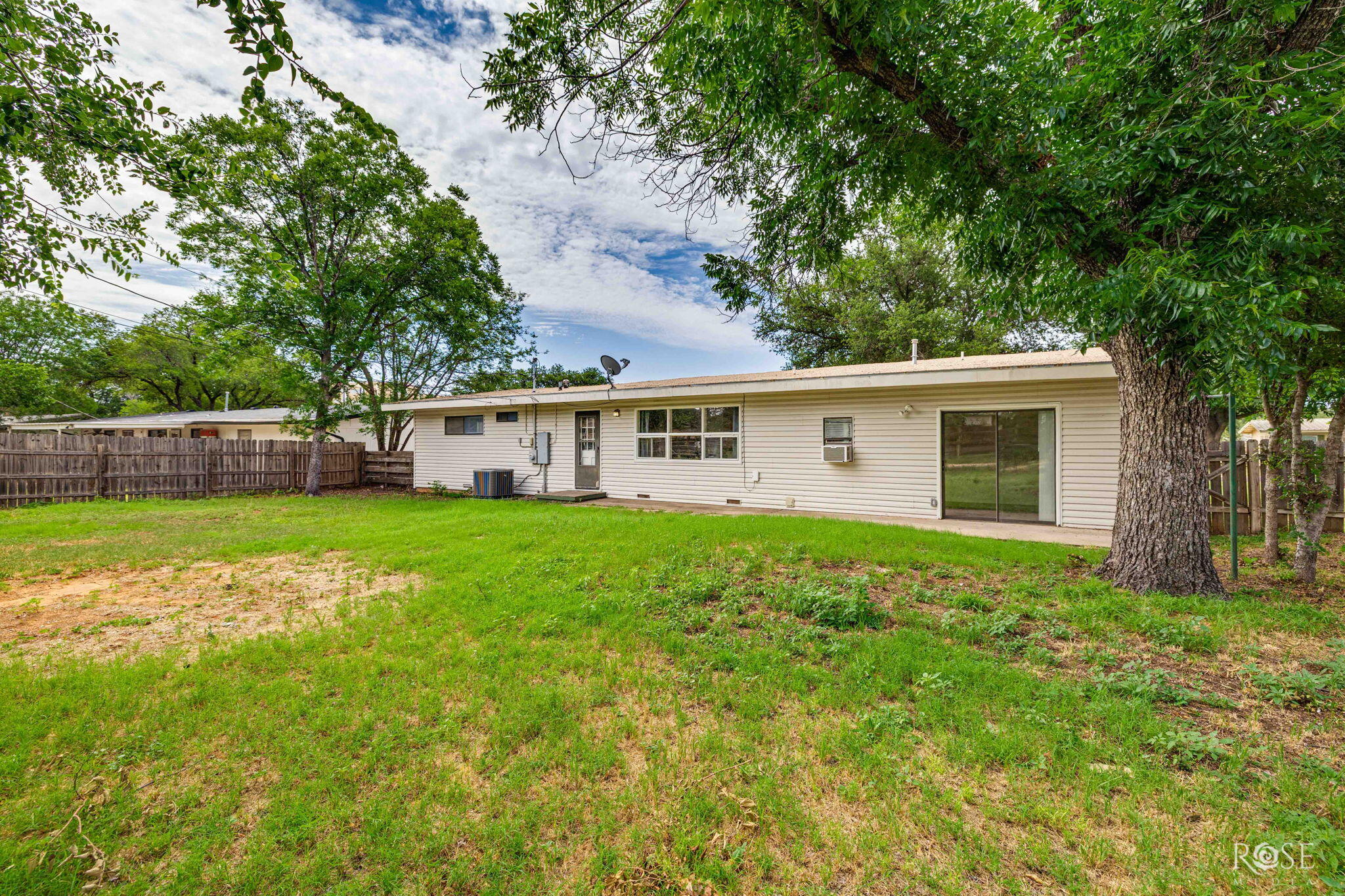 2516 University Avenue Property Photo 25