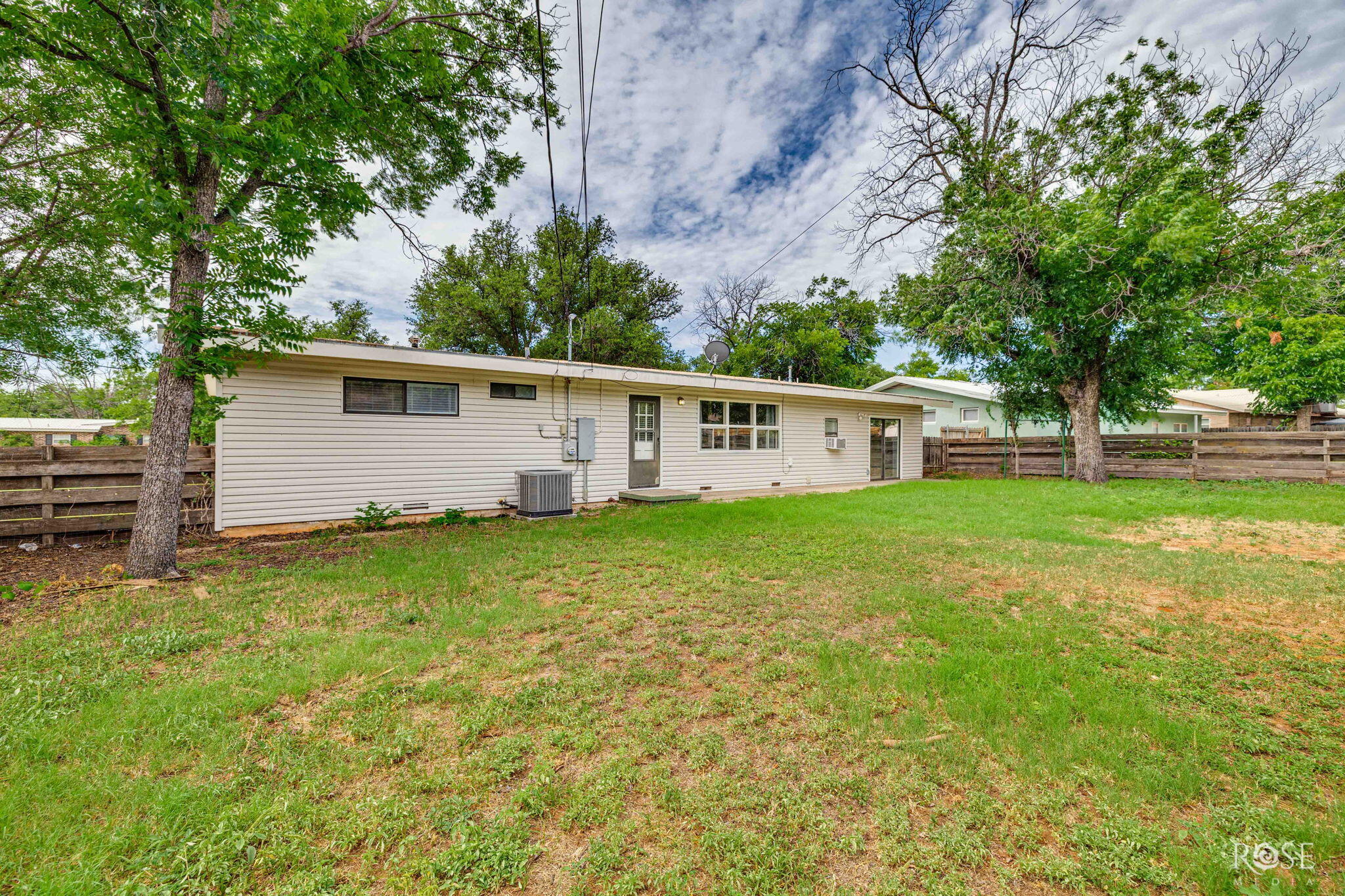 2516 University Avenue Property Photo 26
