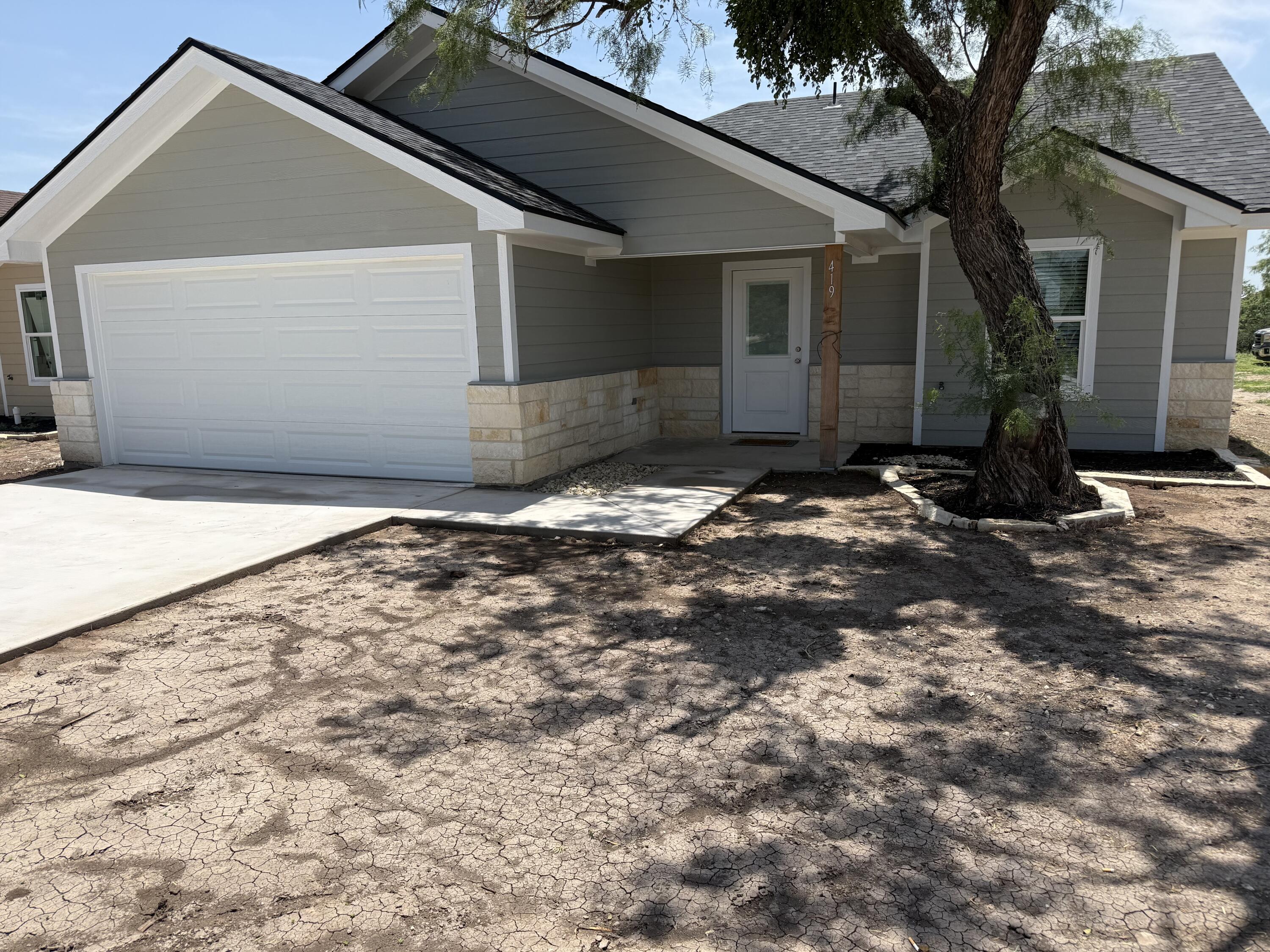 419 E Harris Avenue Property Photo 1