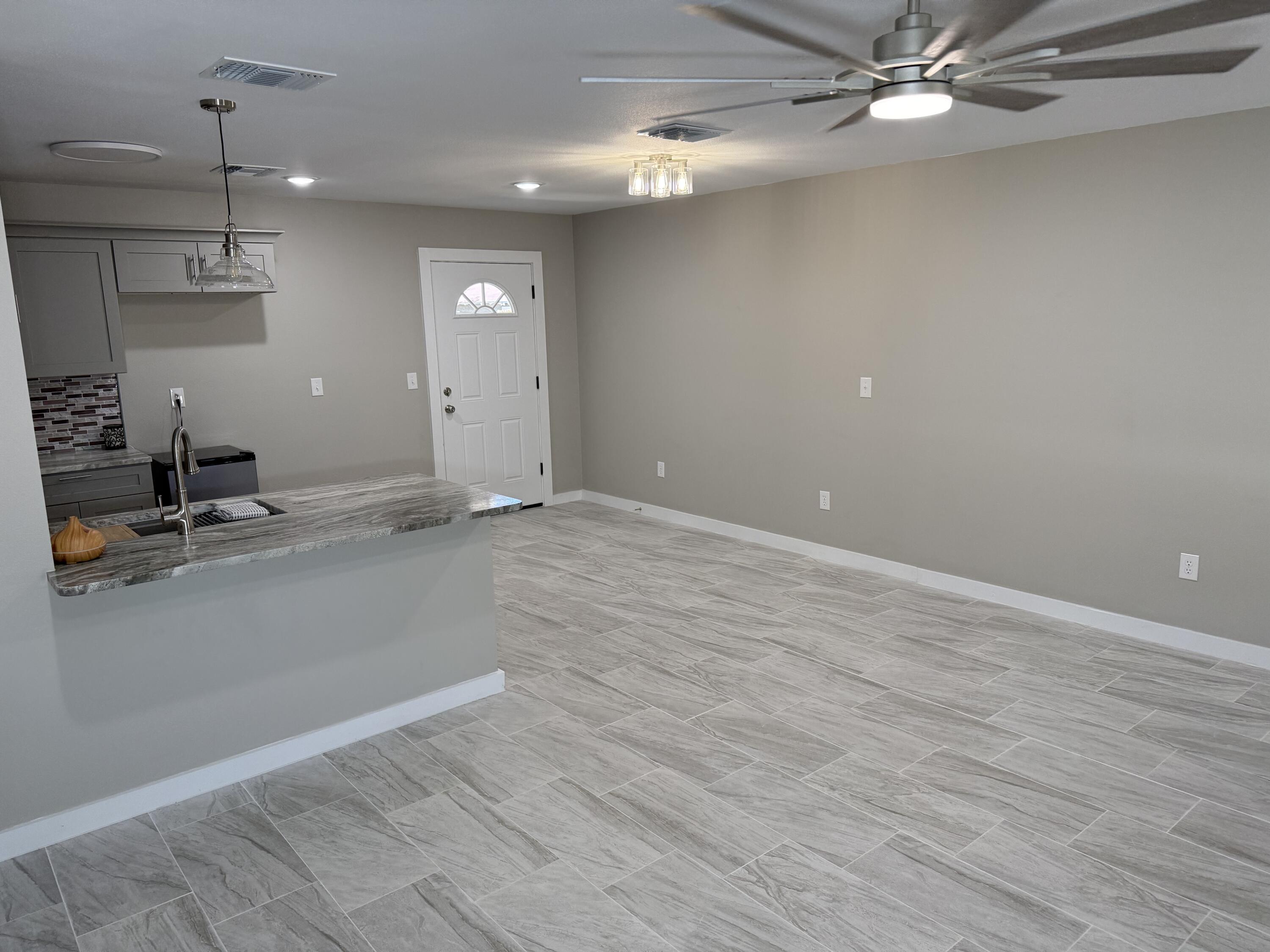 419 E Harris Avenue Property Photo 9