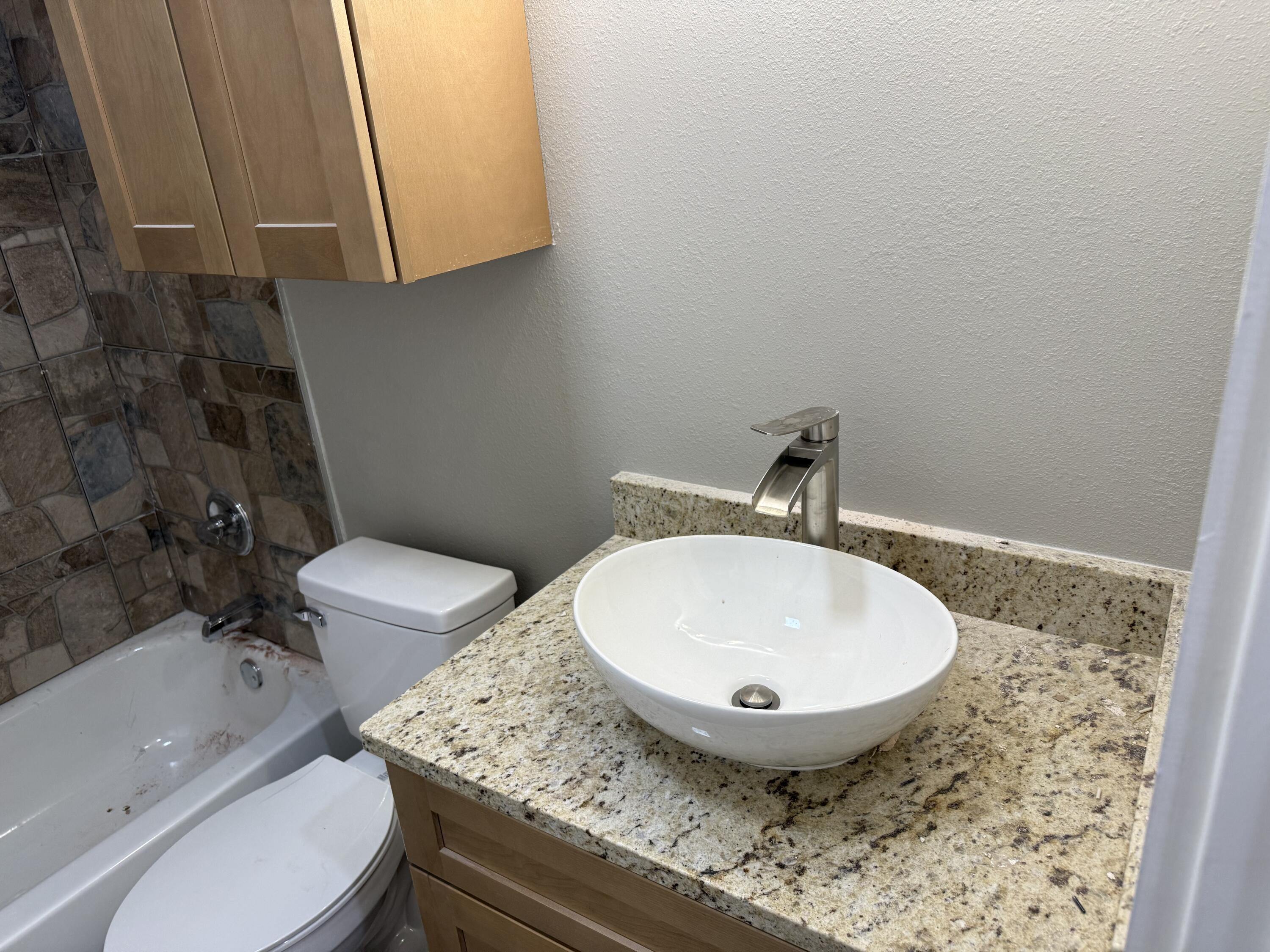 423 E Harris Avenue Property Photo 9