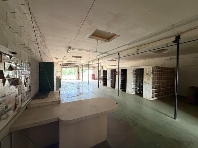 305 E 19th Street Property Photo 6