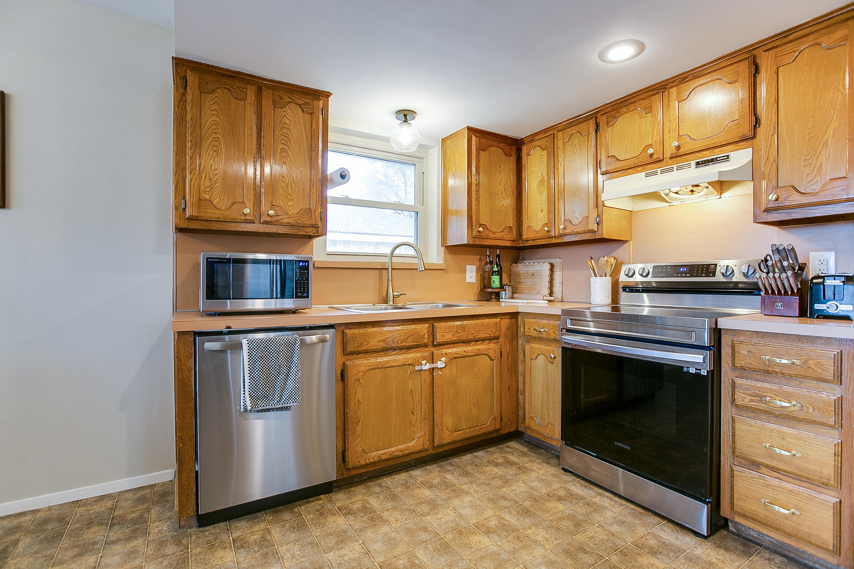 1806 Kansas Avenue Property Photo 9