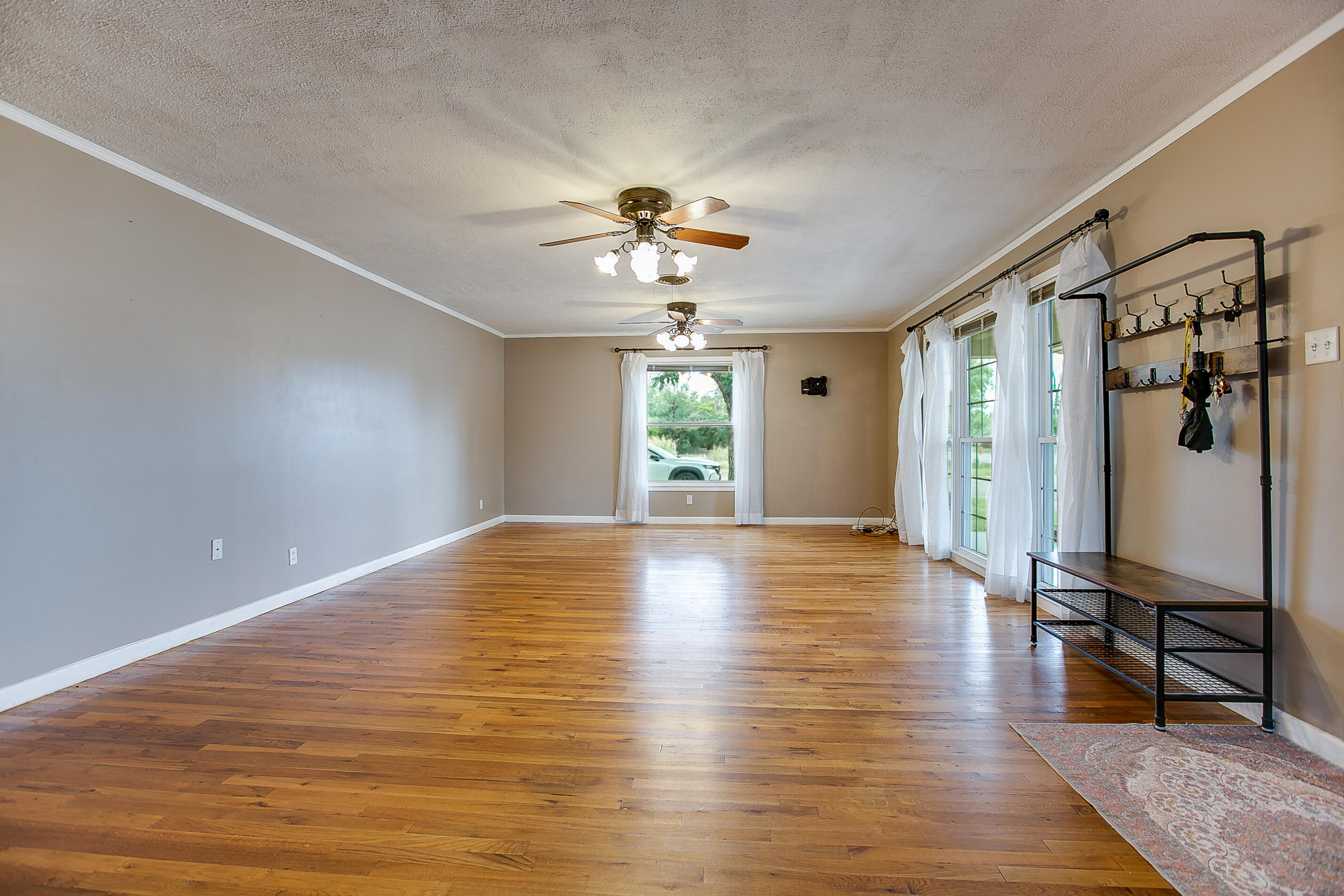 323 S State Street Property Photo 8