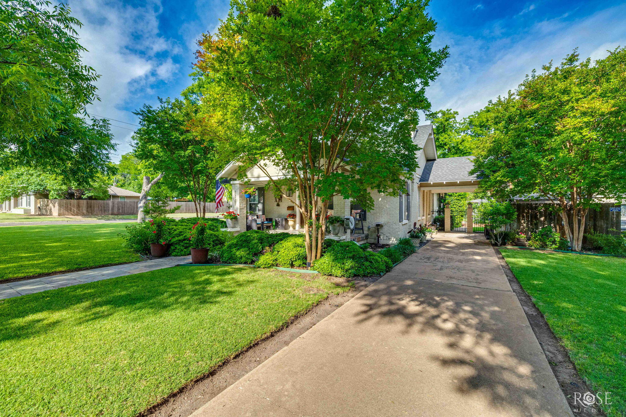 1327 Mackenzie Street Property Photo 5