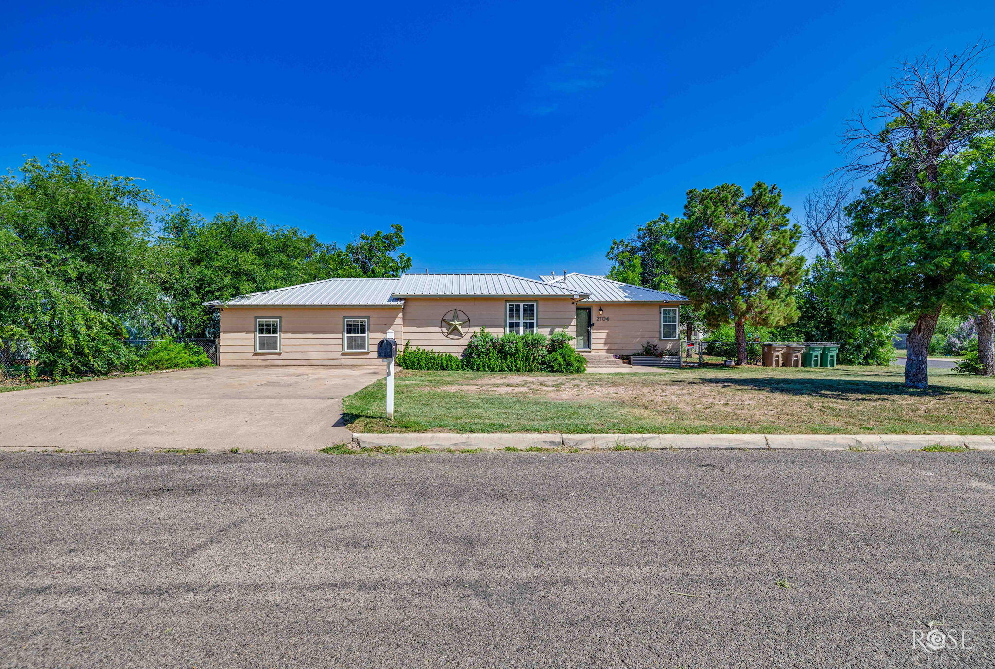 2704 Waco Street Property Photo 1