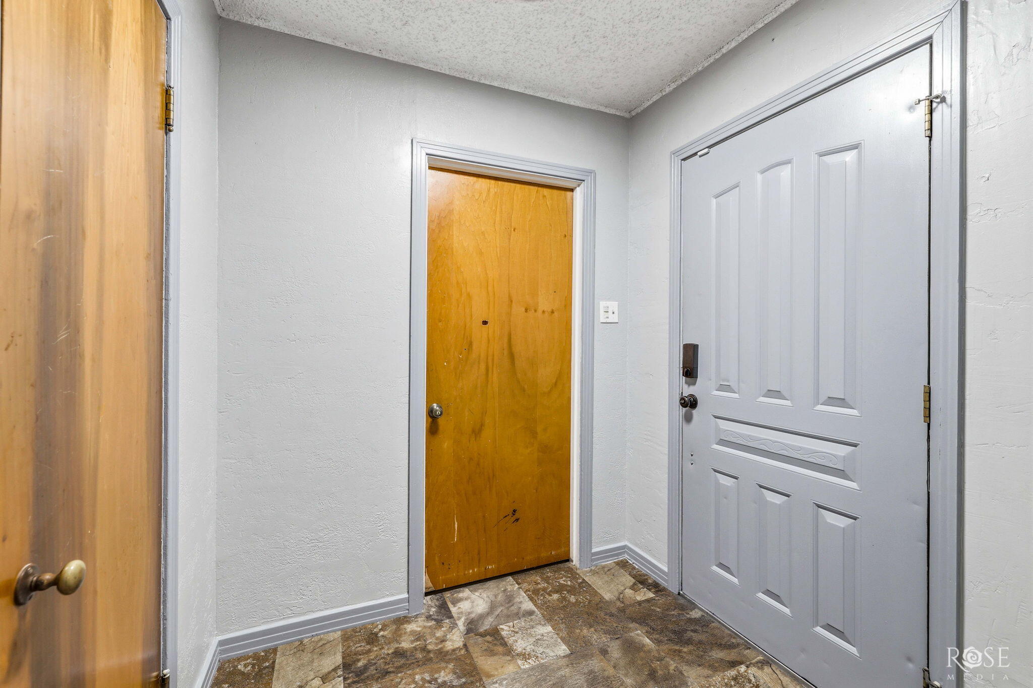 2704 Waco Street Property Photo 6