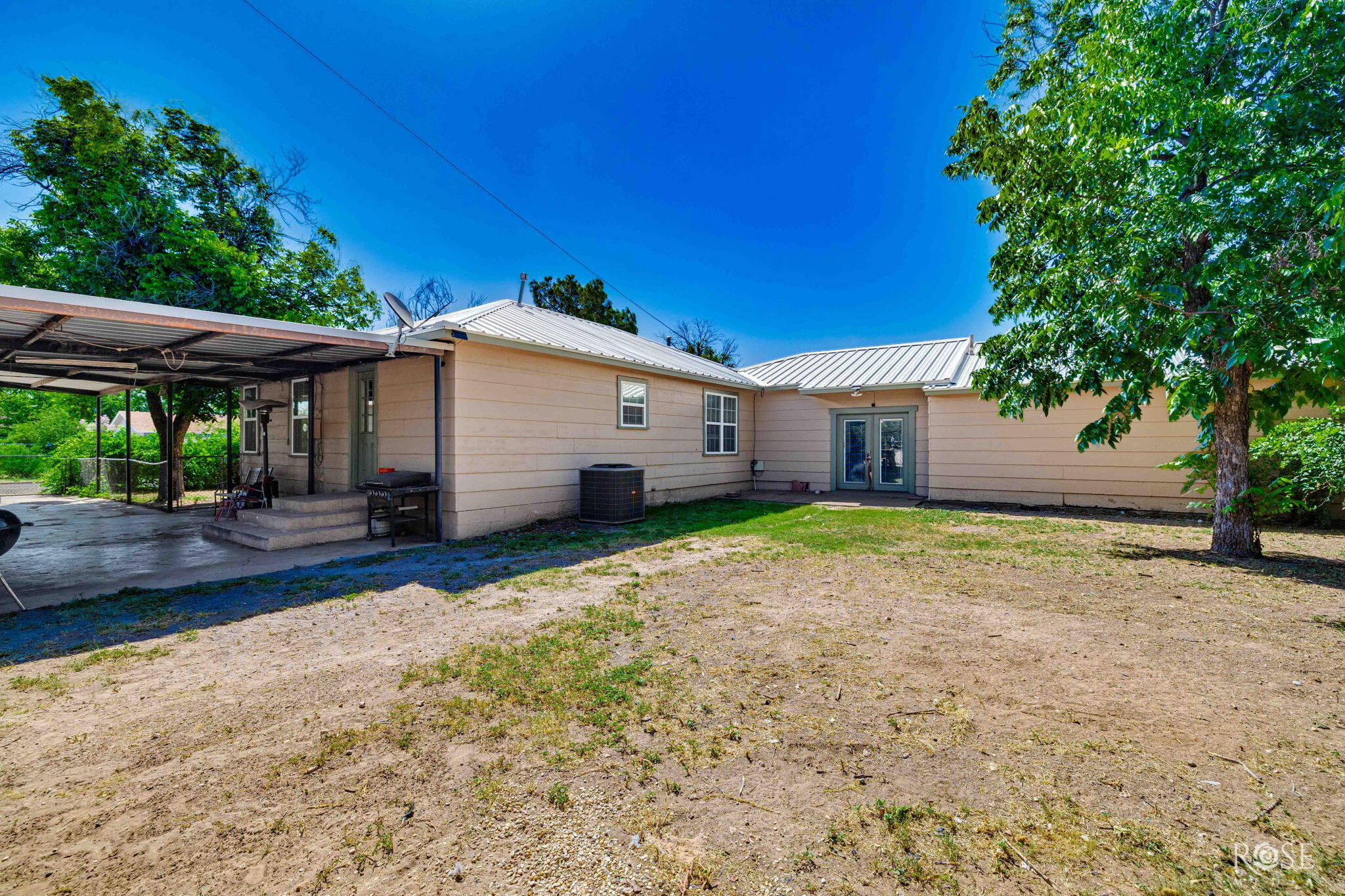2704 Waco Street Property Photo 24