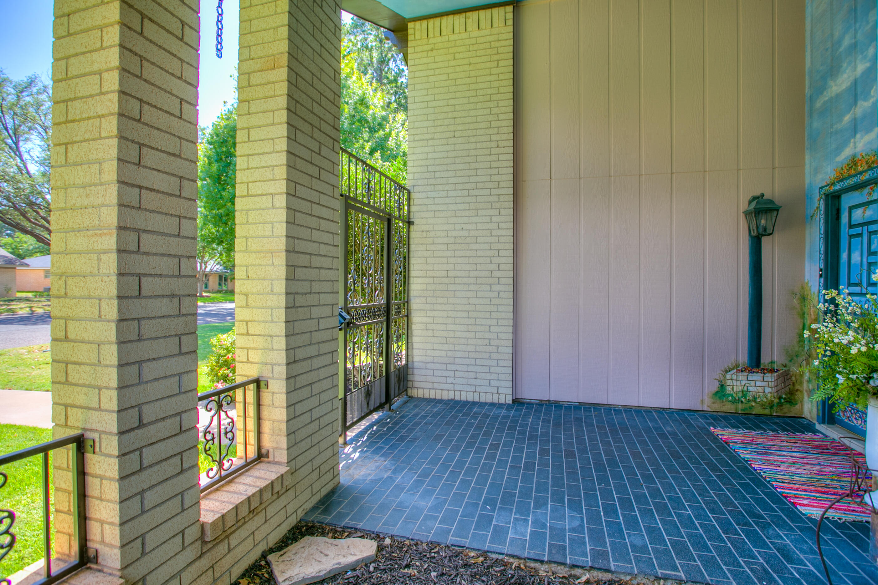 2906 Briargrove Lane Property Photo 7