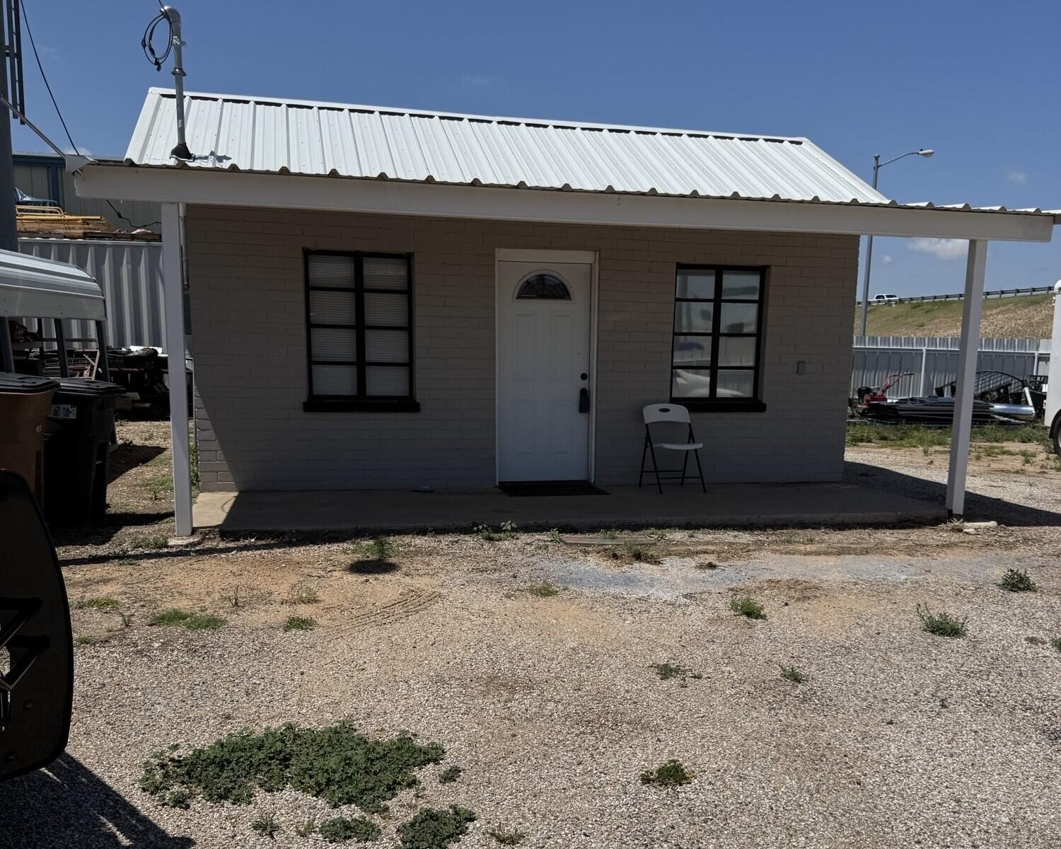 515 N Oakes Street Property Photo 1