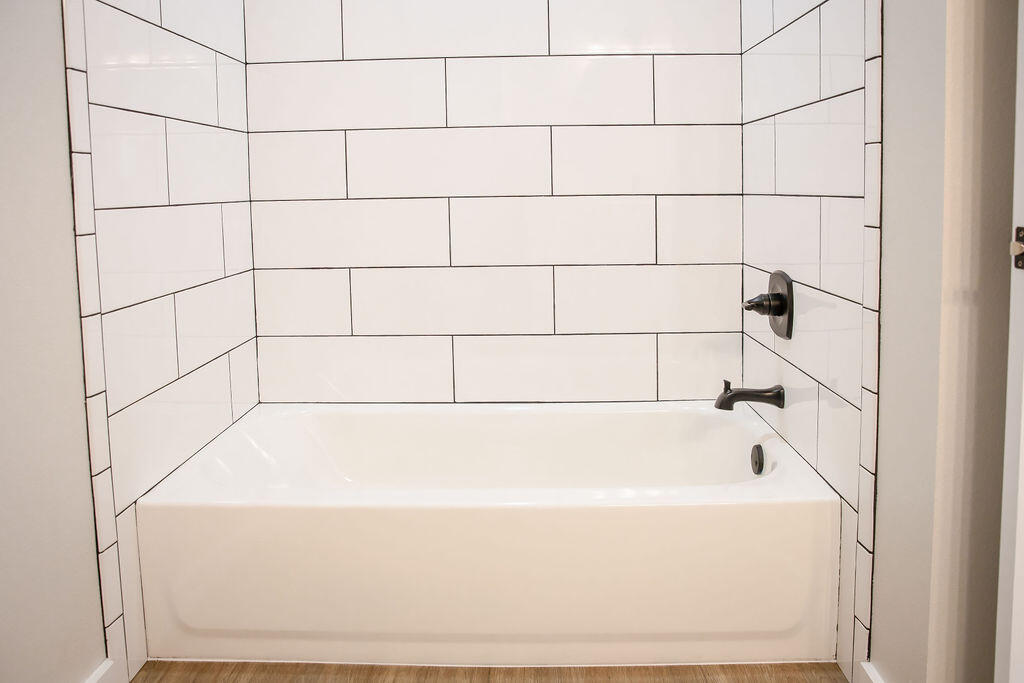 216 W 27th Street Property Photo 18