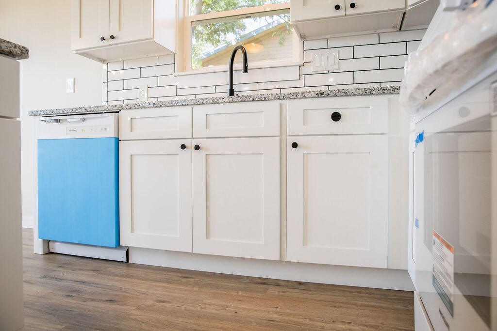 214 W 27th Street Property Photo 6