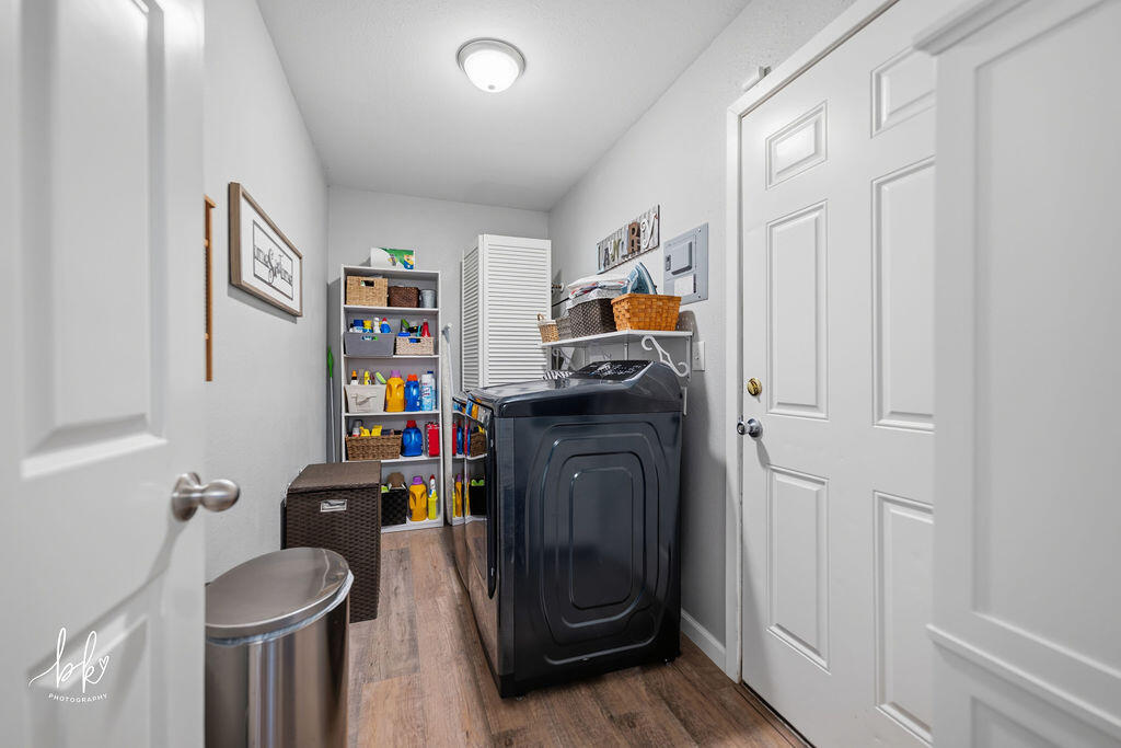 1902 Beaty Road Property Photo 9