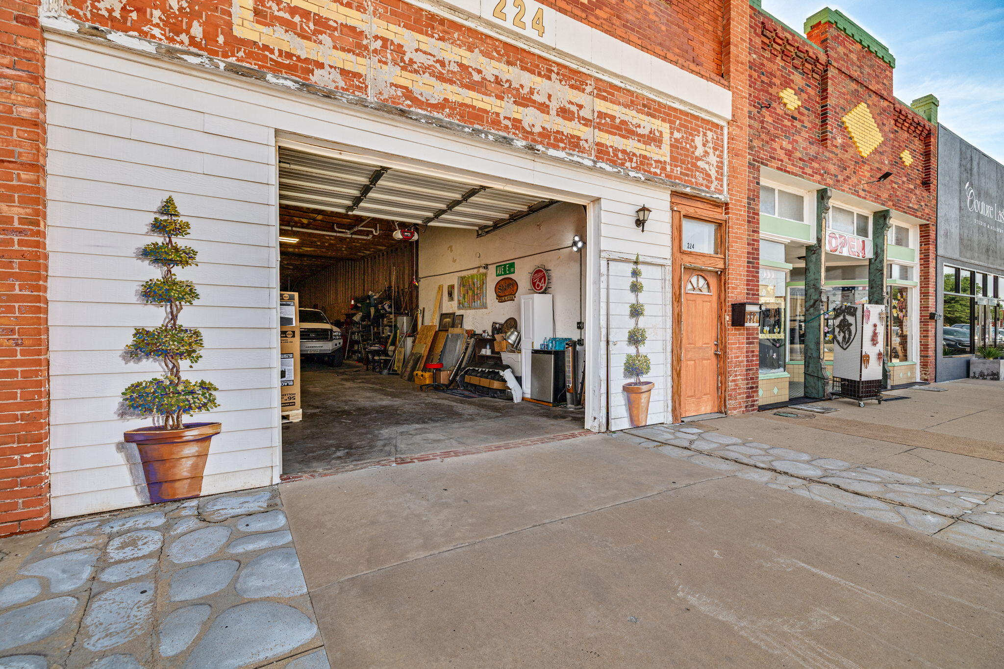 224 N Chadbourne Street Property Photo 4