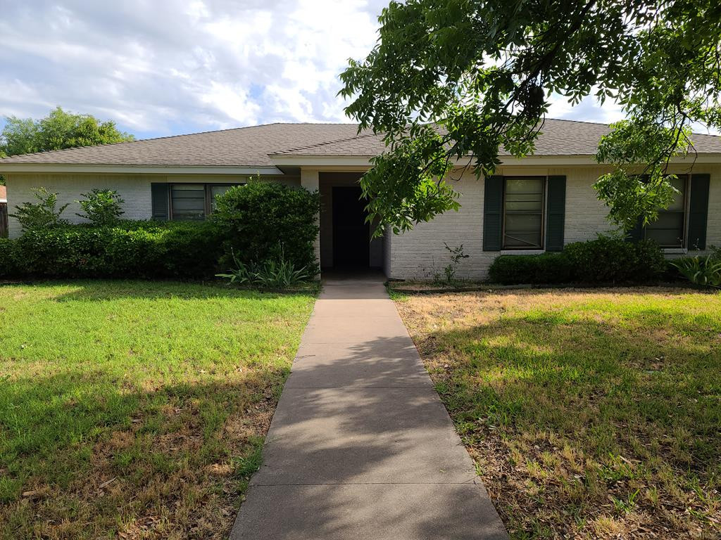 3218 Canyon Creek Drive Property Photo 1