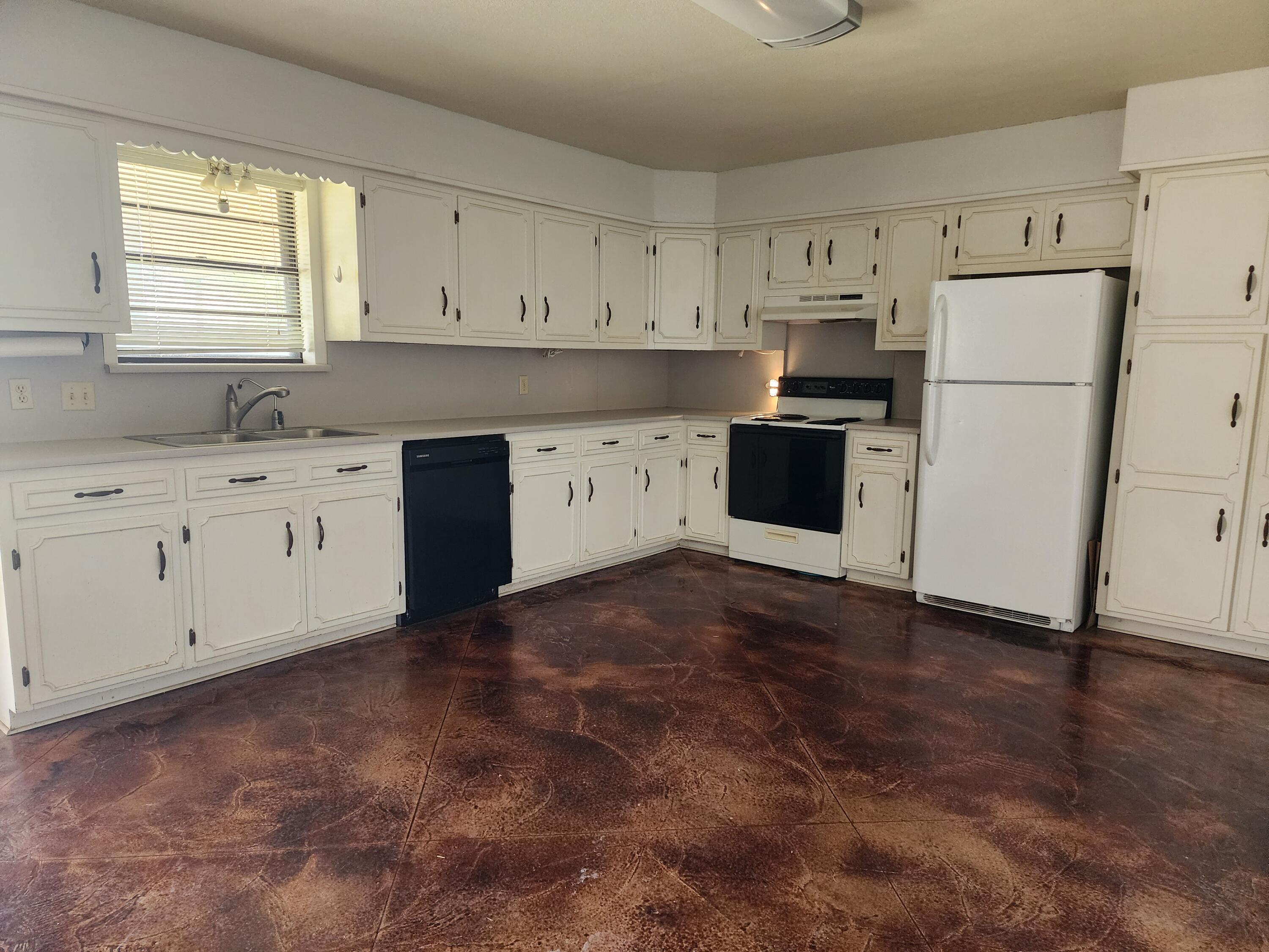 3218 Canyon Creek Drive Property Photo 4