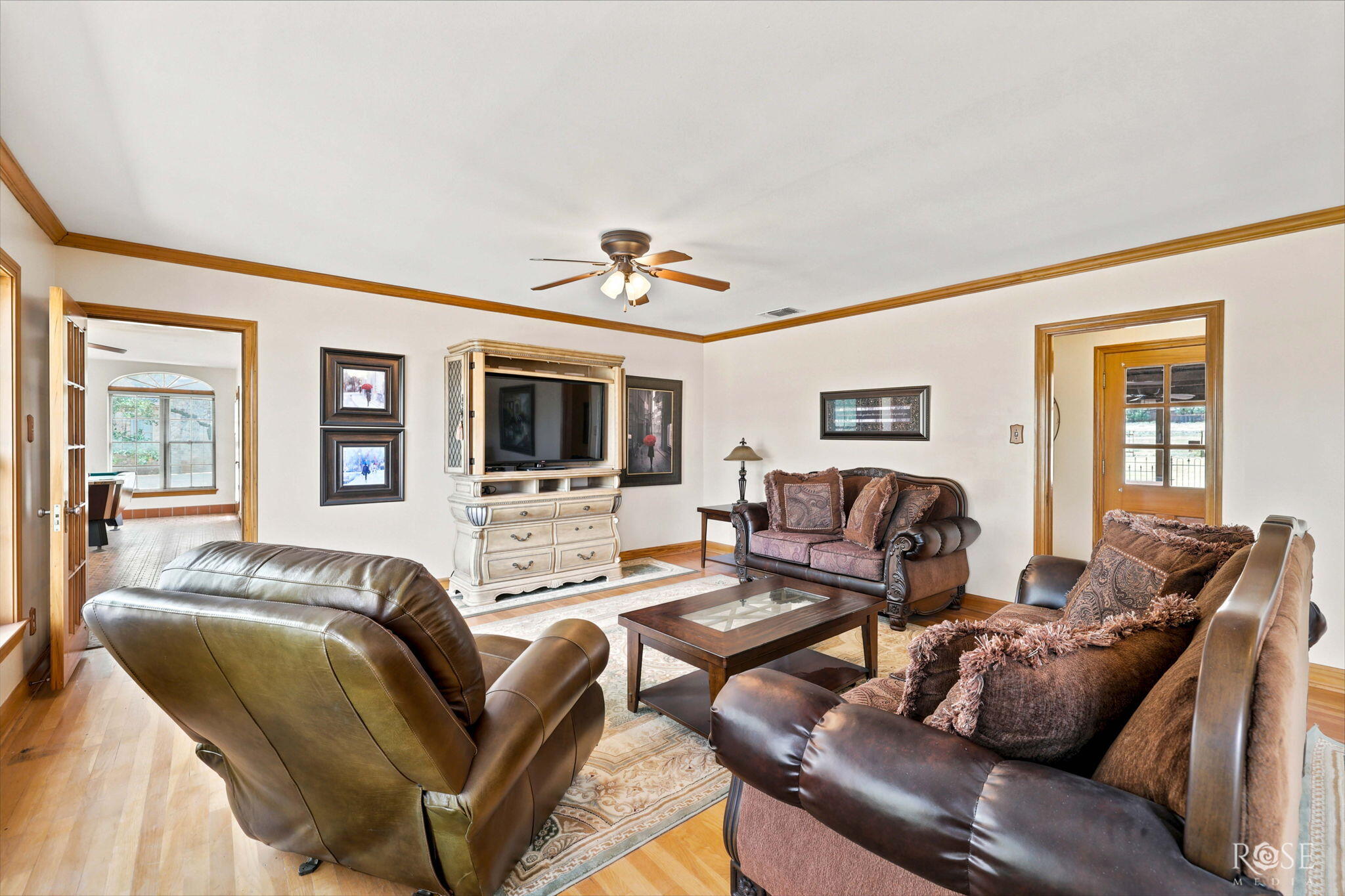 302 S Broadway Street Property Photo 6