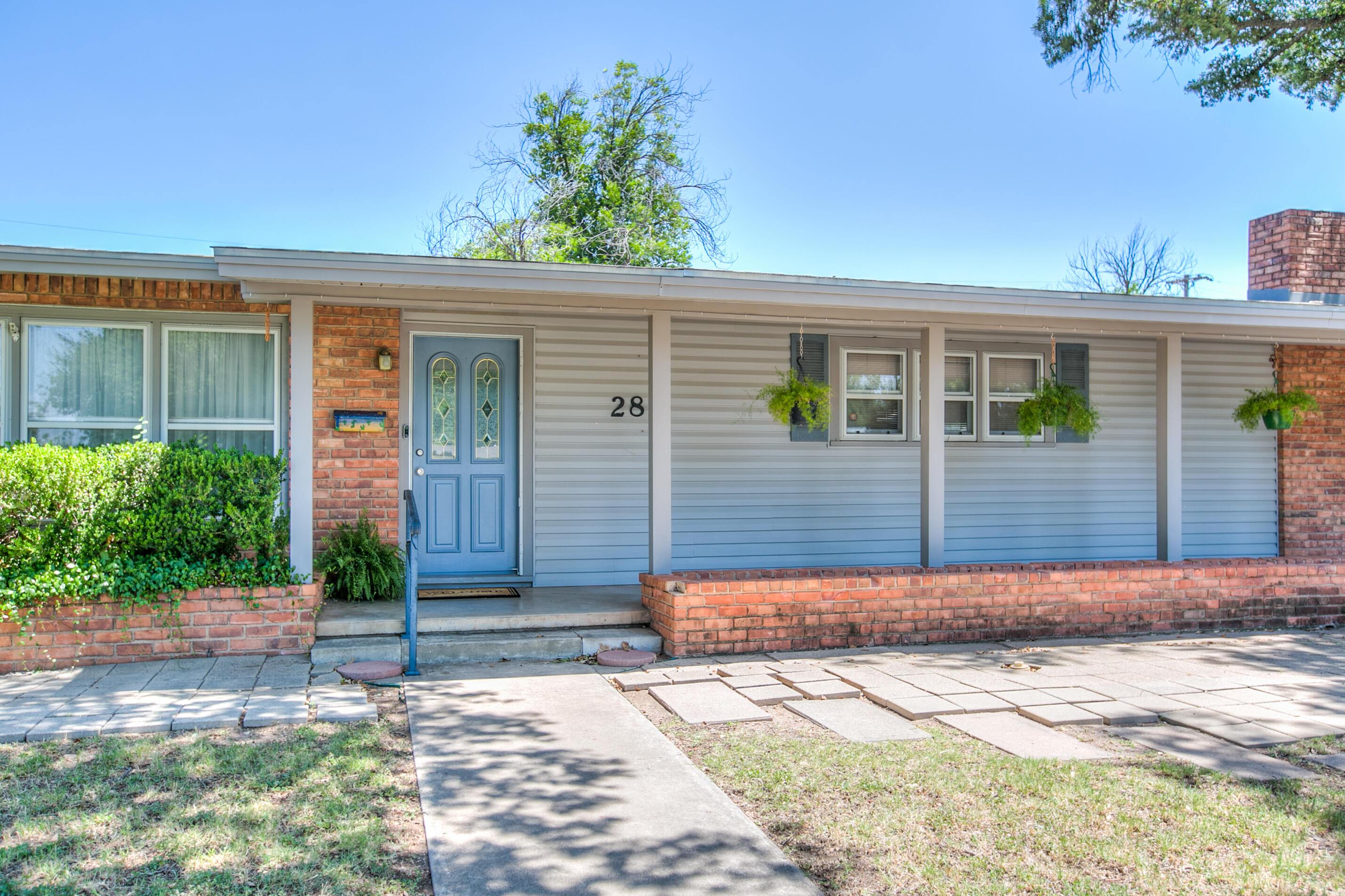 2811 W Twohig Avenue Property Photo 3