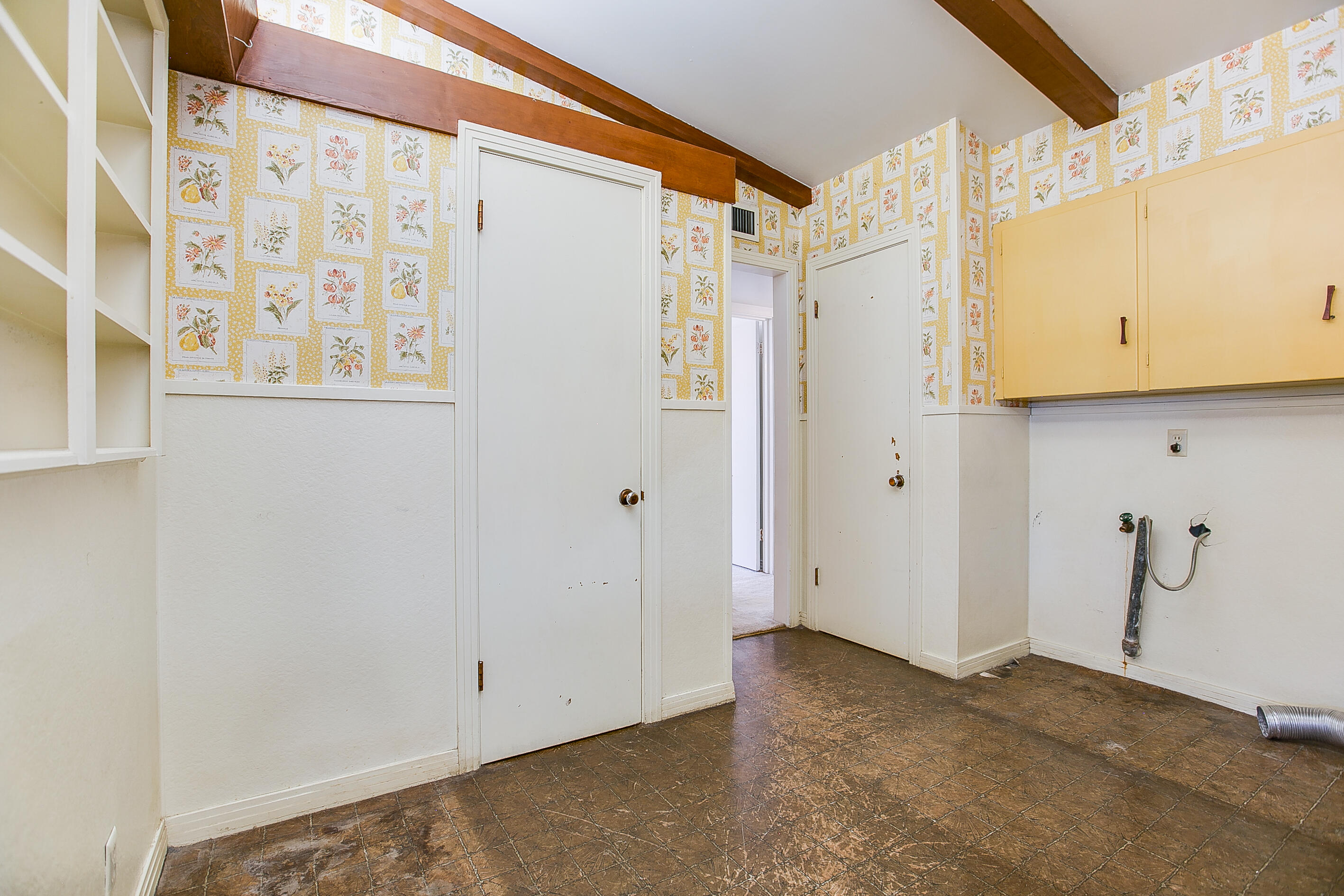 2811 W Twohig Avenue Property Photo 14