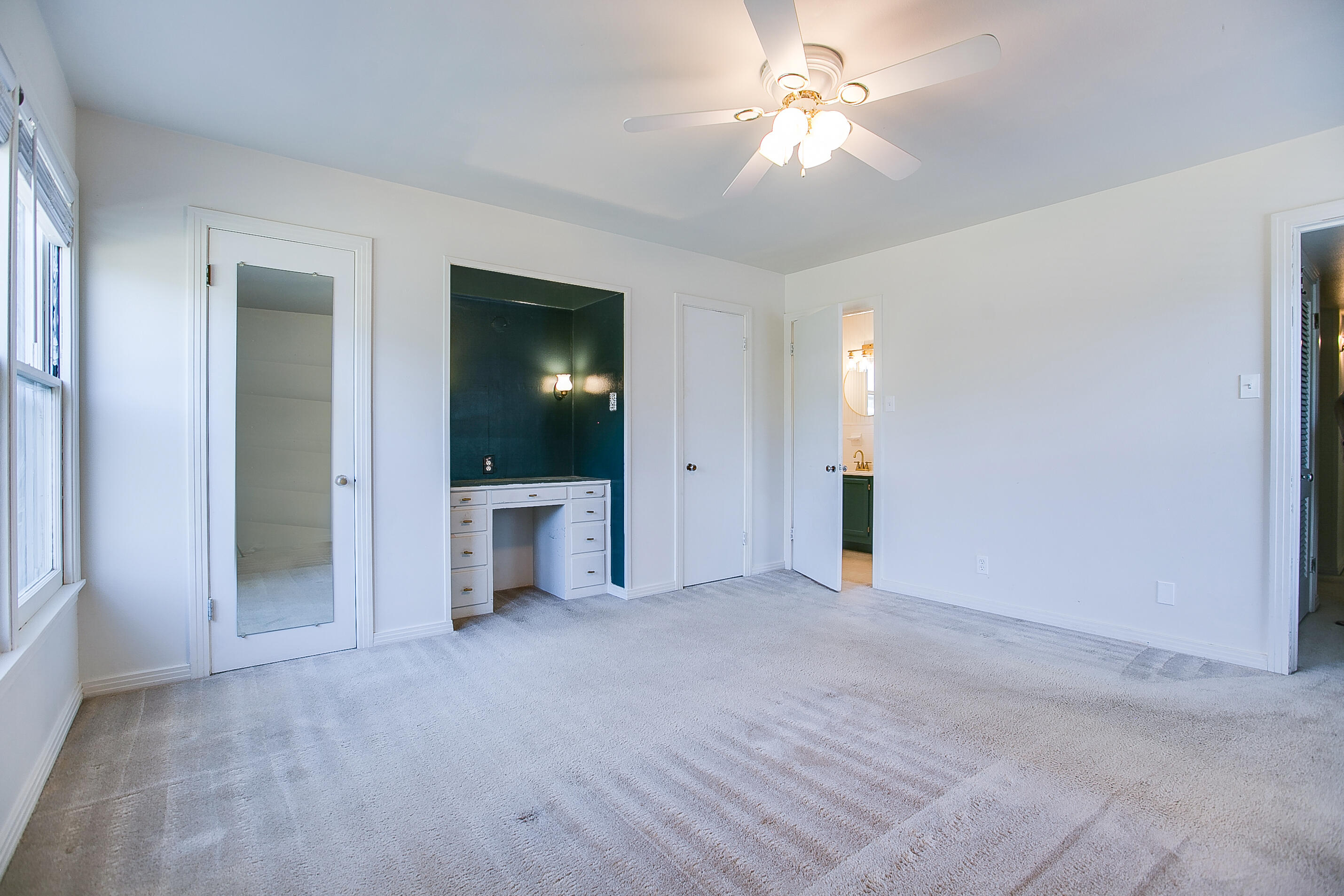 2811 W Twohig Avenue Property Photo 16