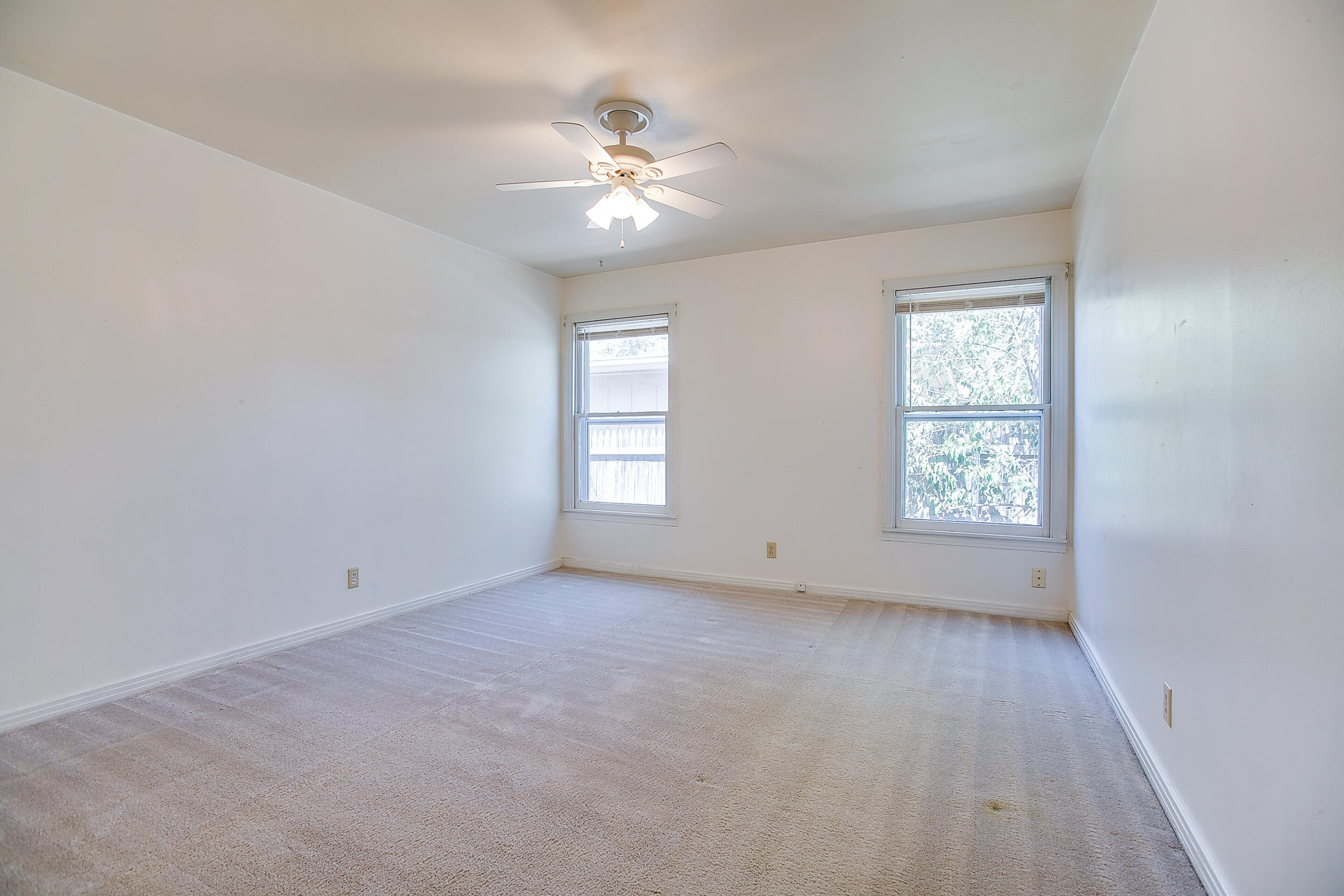 2811 W Twohig Avenue Property Photo 18