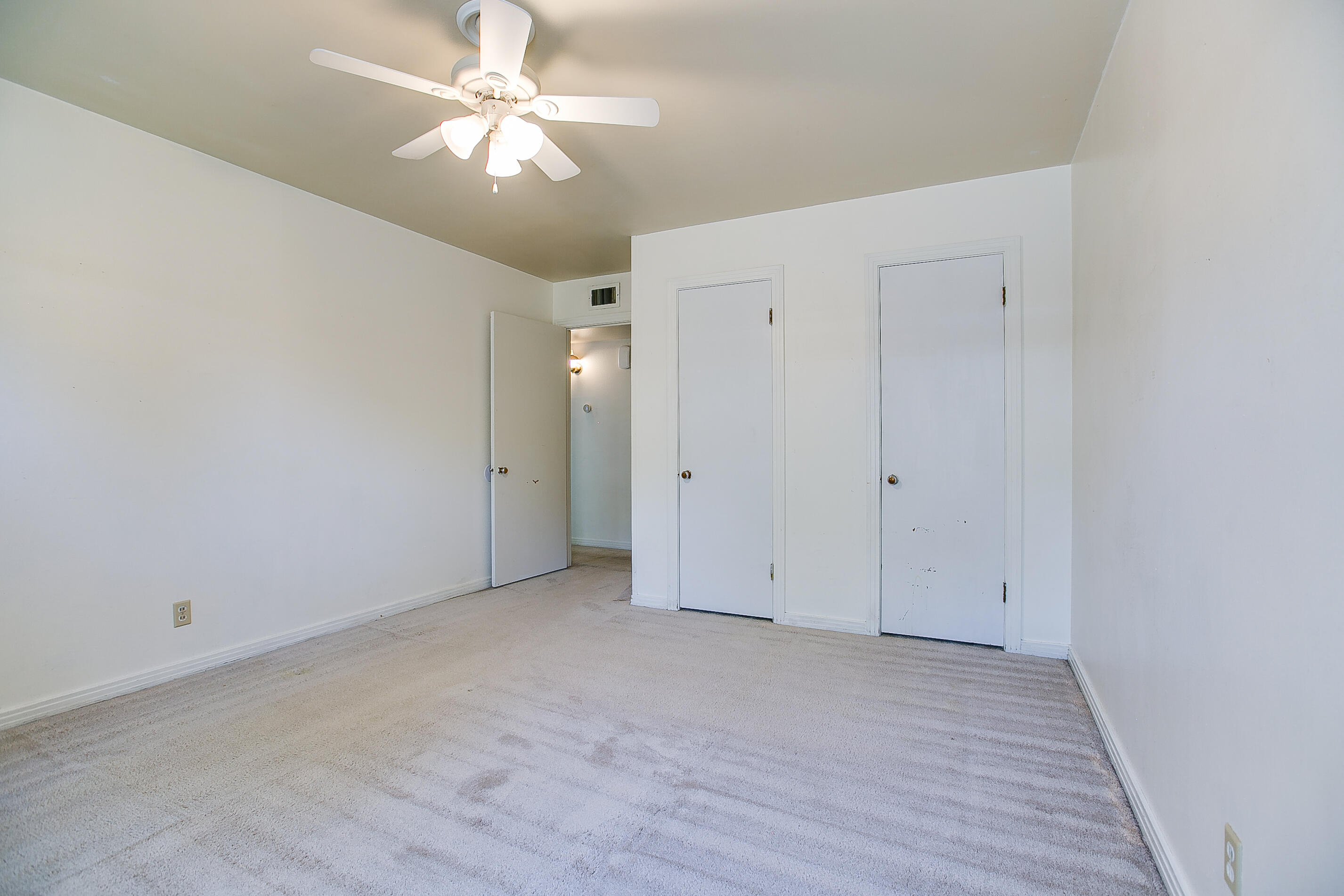 2811 W Twohig Avenue Property Photo 19