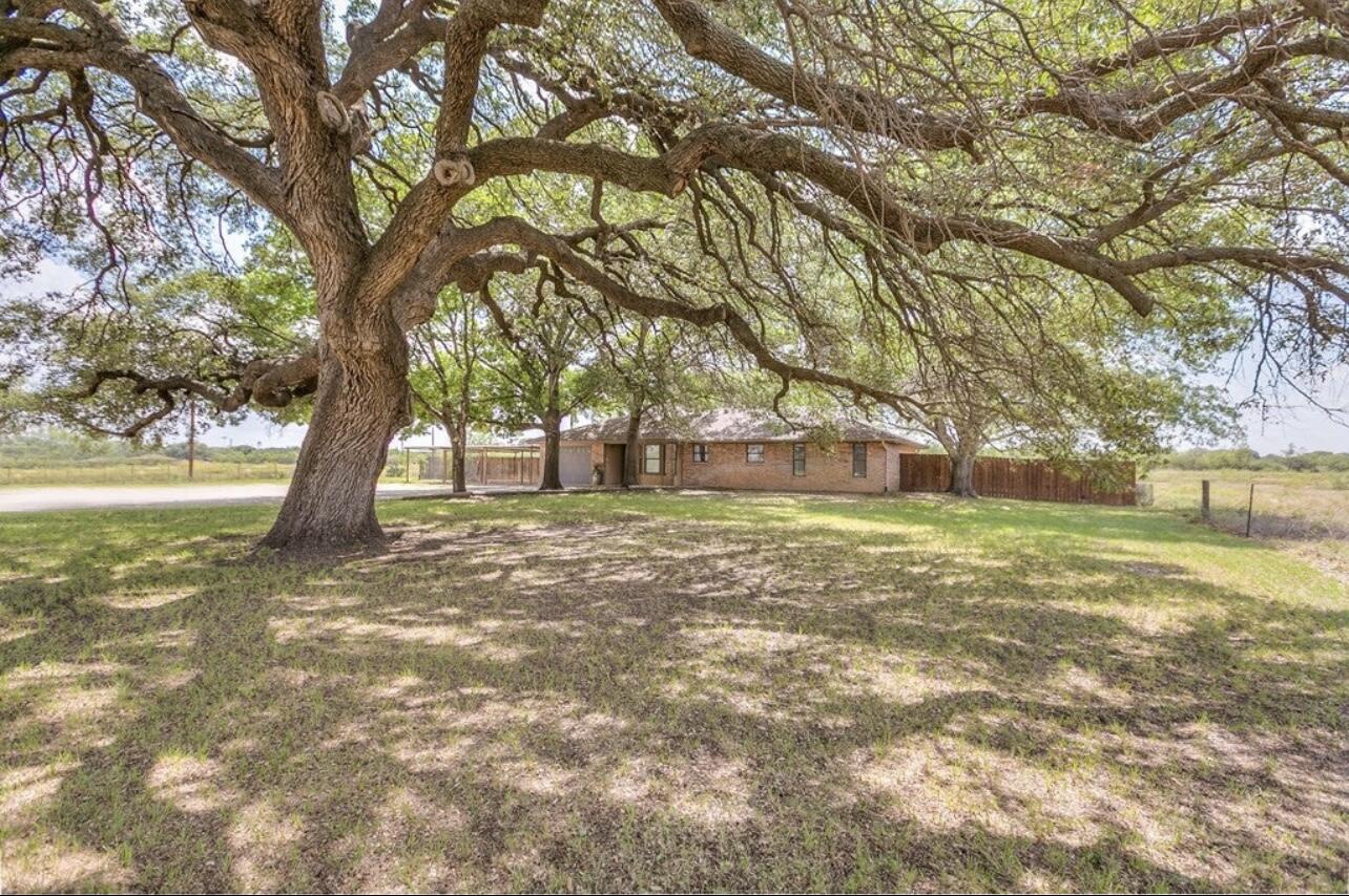 1305 N Broadway Street Property Photo 3