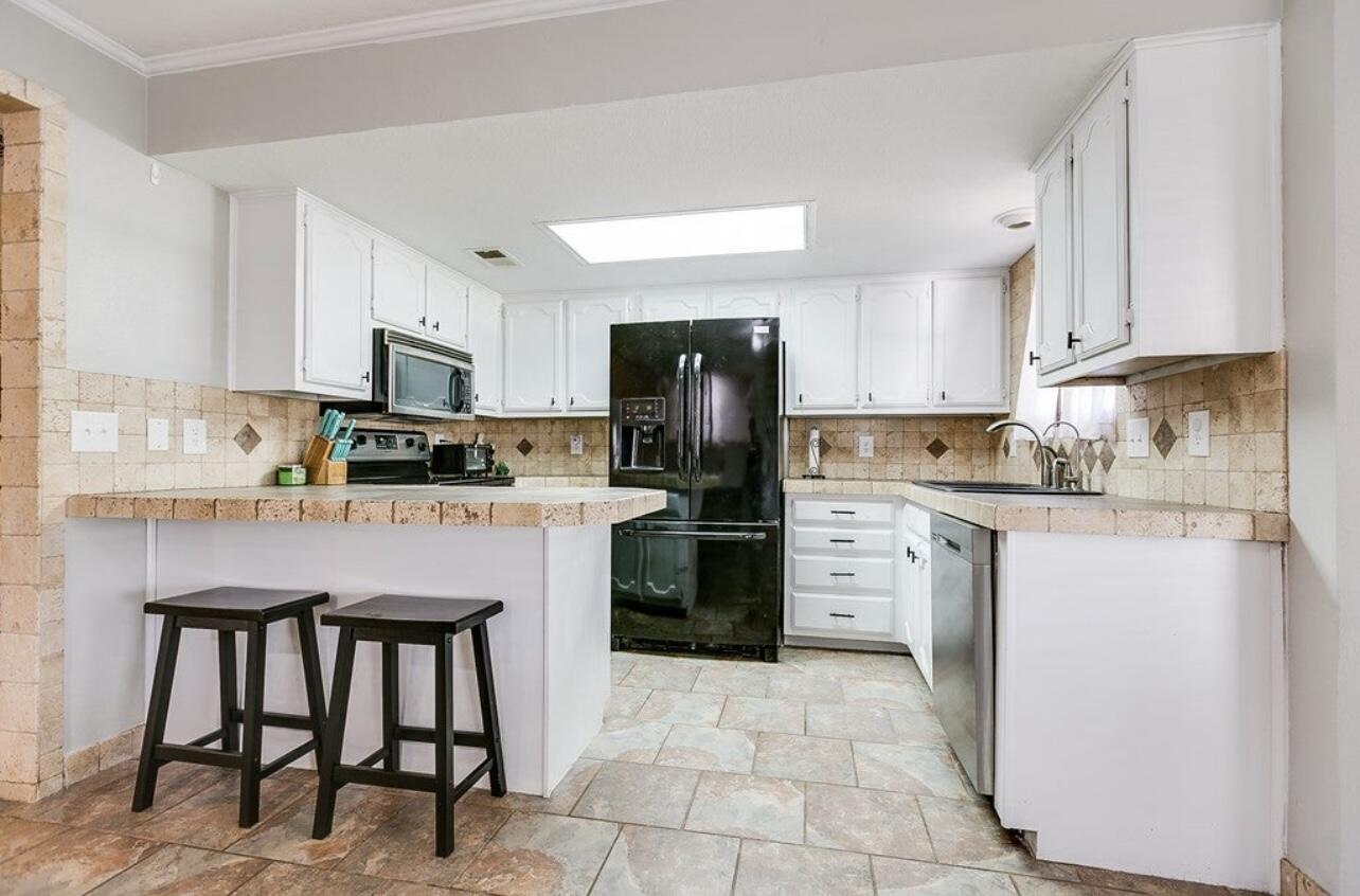 1305 N Broadway Street Property Photo 8