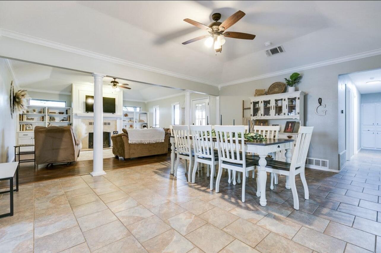 1305 N Broadway Street Property Photo 12