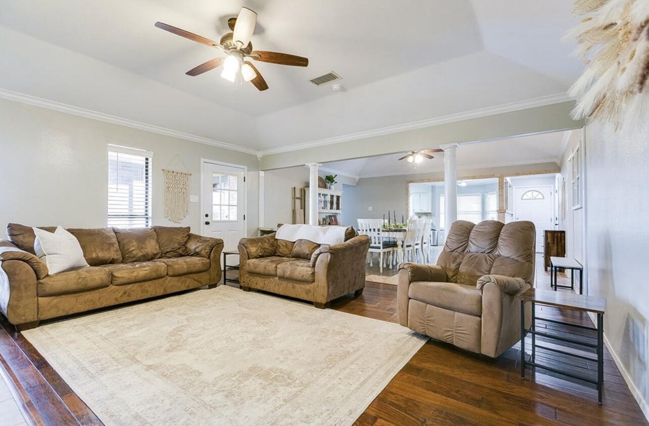 1305 N Broadway Street Property Photo 16