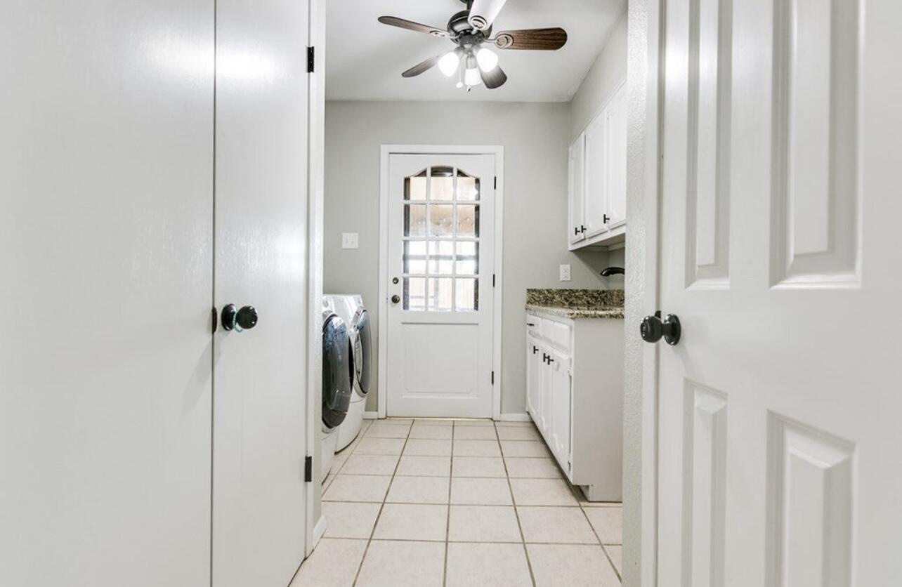 1305 N Broadway Street Property Photo 24