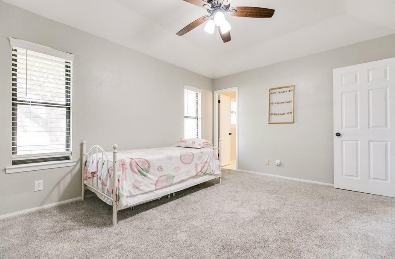 1305 N Broadway Street Property Photo 28
