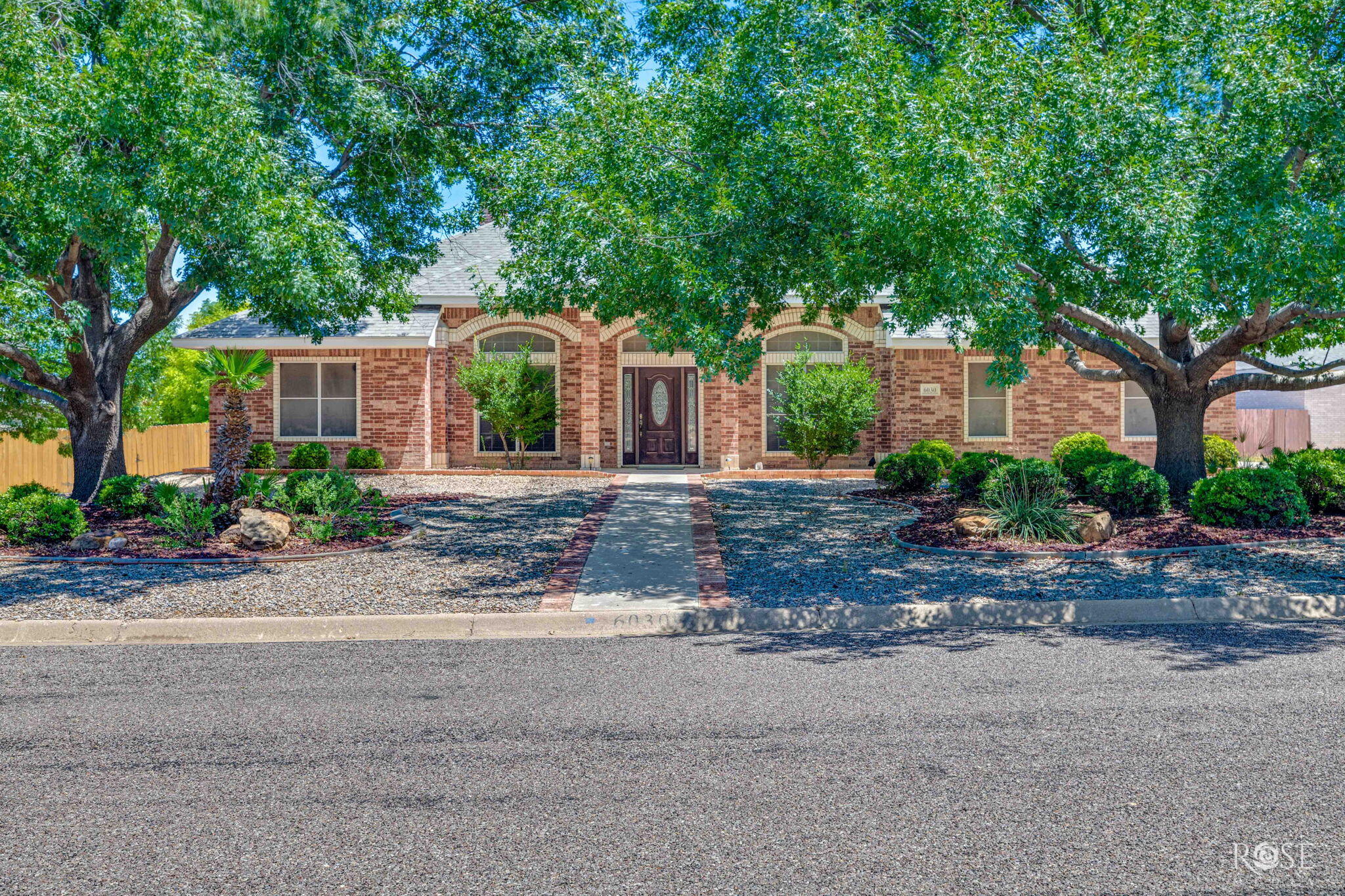 6030 Kingsbridge Drive Property Photo 1