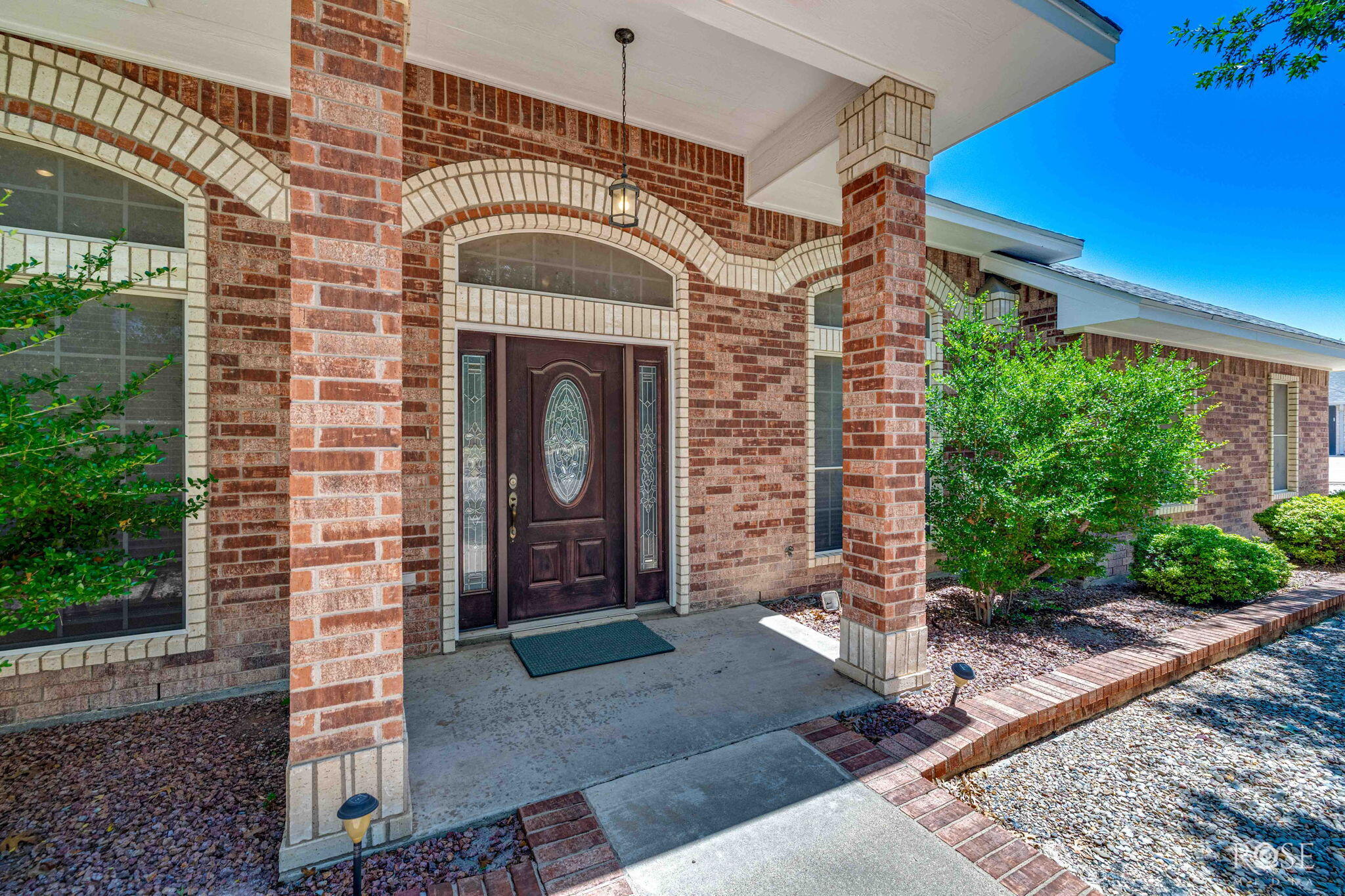 6030 Kingsbridge Drive Property Photo 8