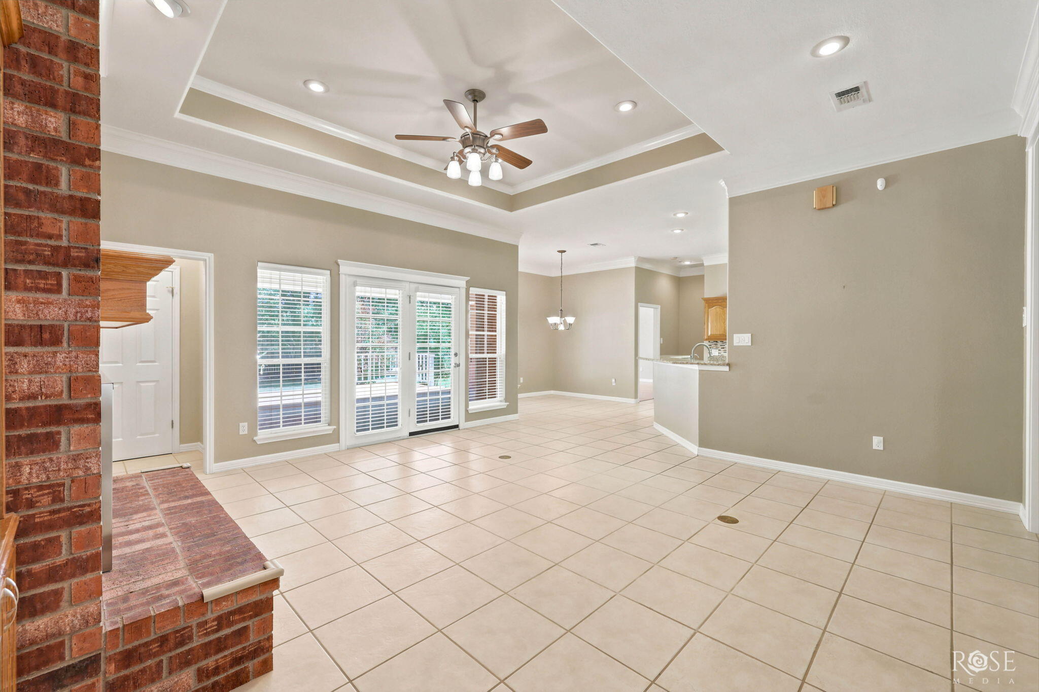 6030 Kingsbridge Drive Property Photo 11