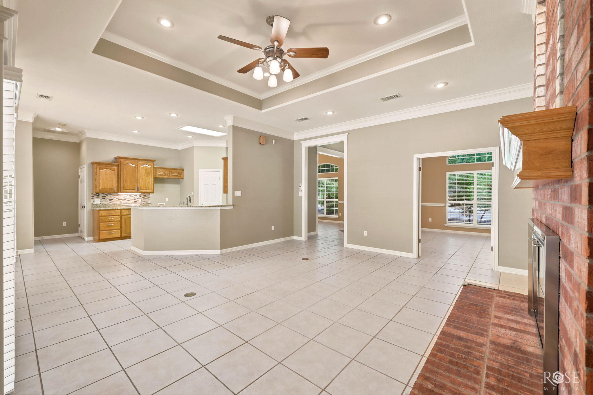 6030 Kingsbridge Drive Property Photo 12